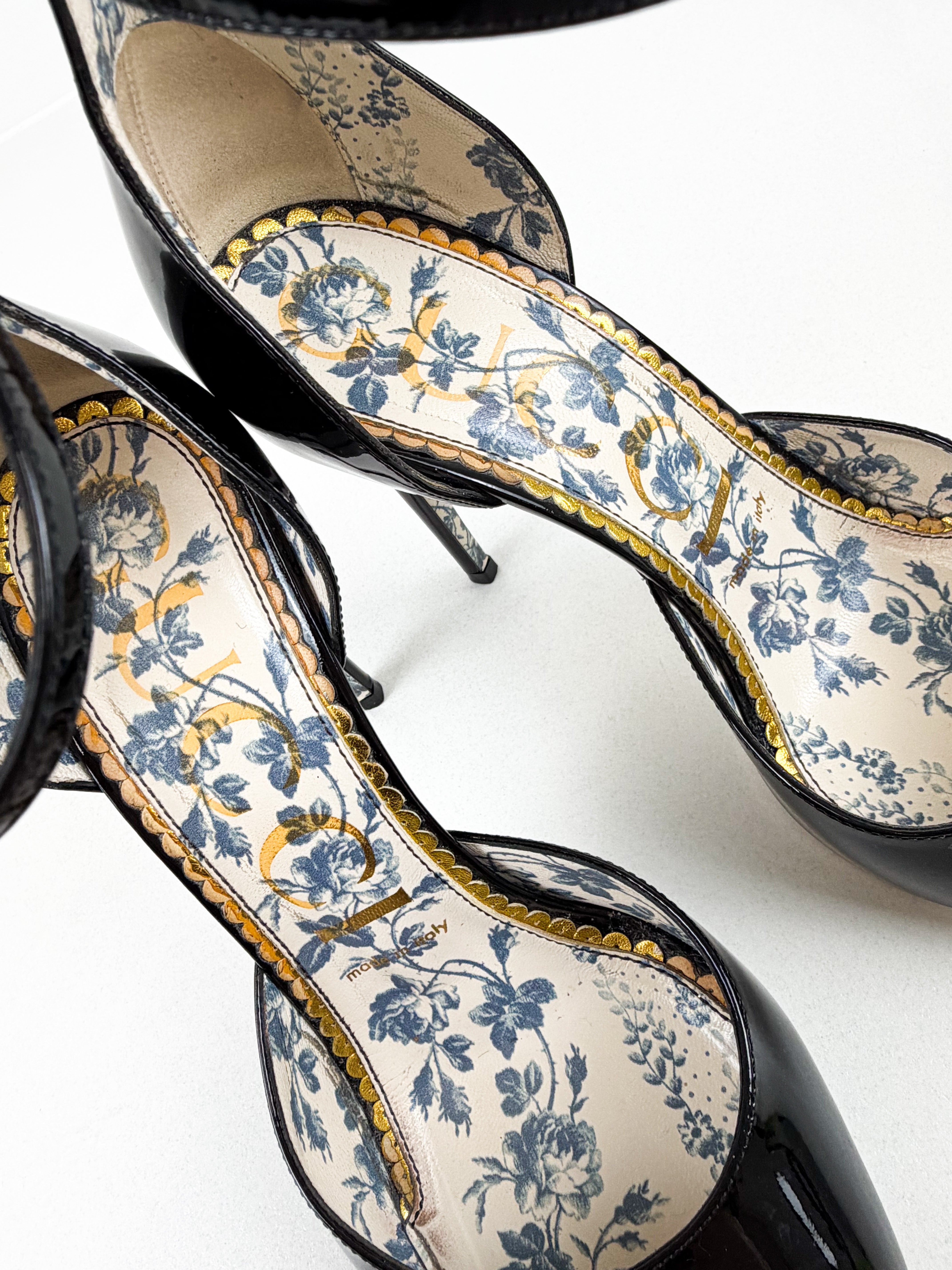 Gucci Vernice Crystal Black Patent Pumps
