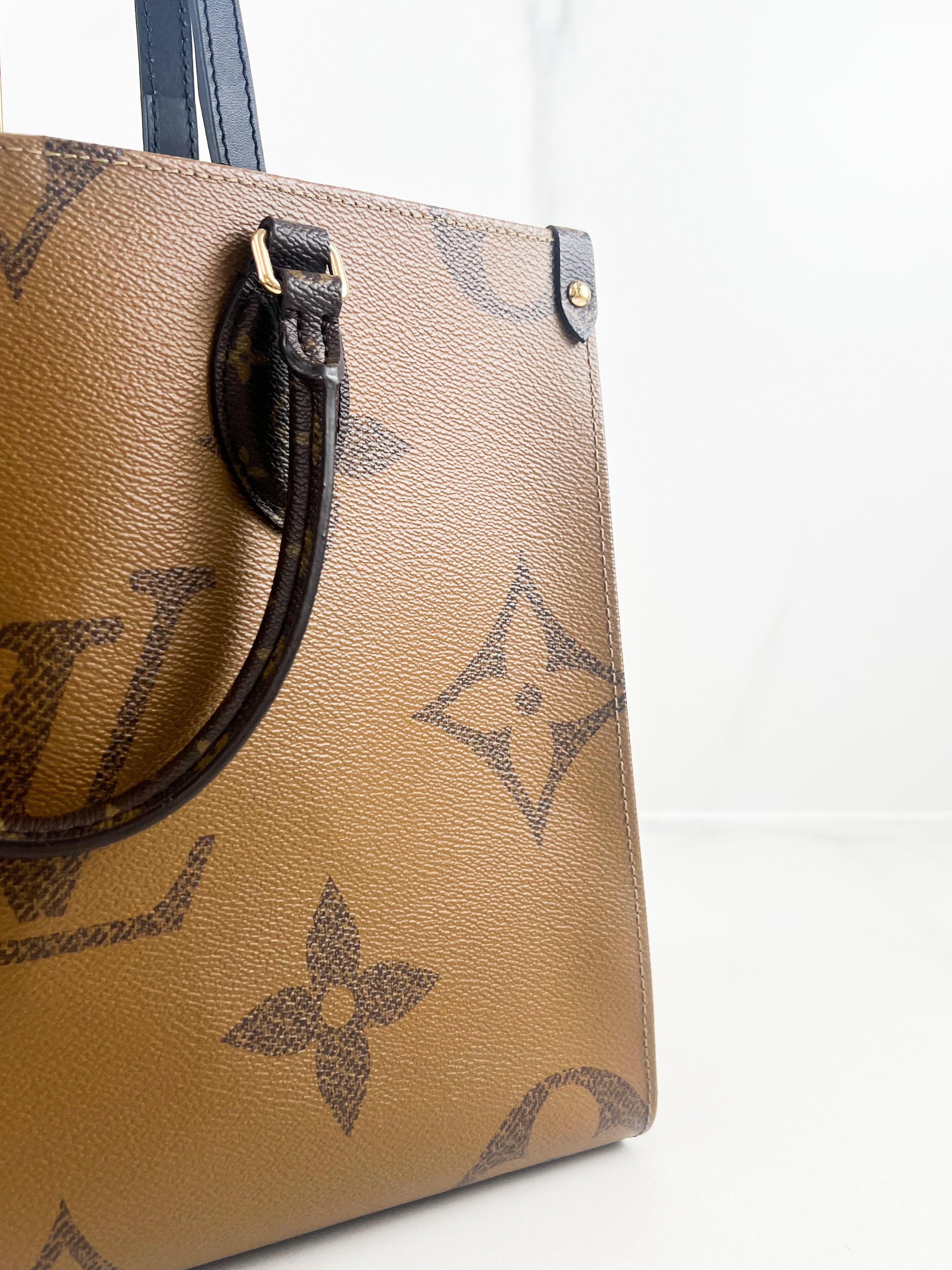 Louis Vuitton Reverse Onthego MM