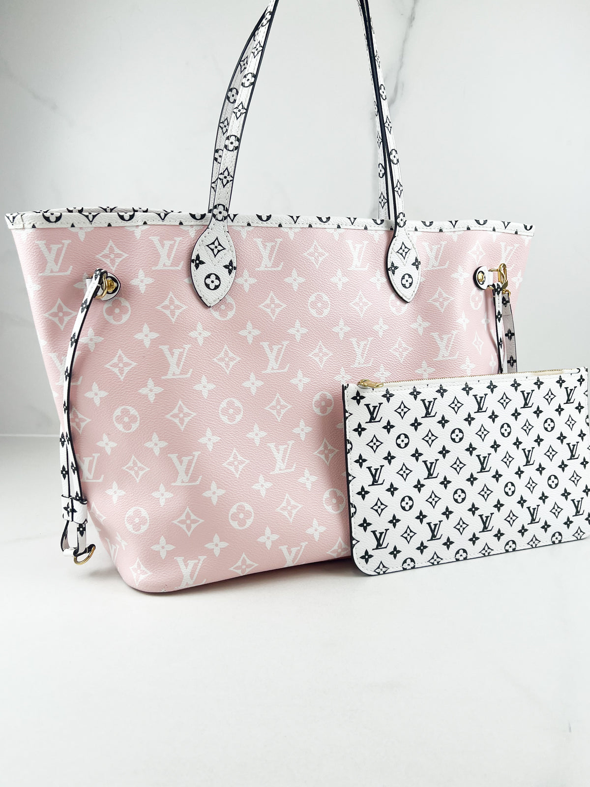 Louis Vuitton Neverfull MM Limited-edition Rouge Giant Monogram Canvas