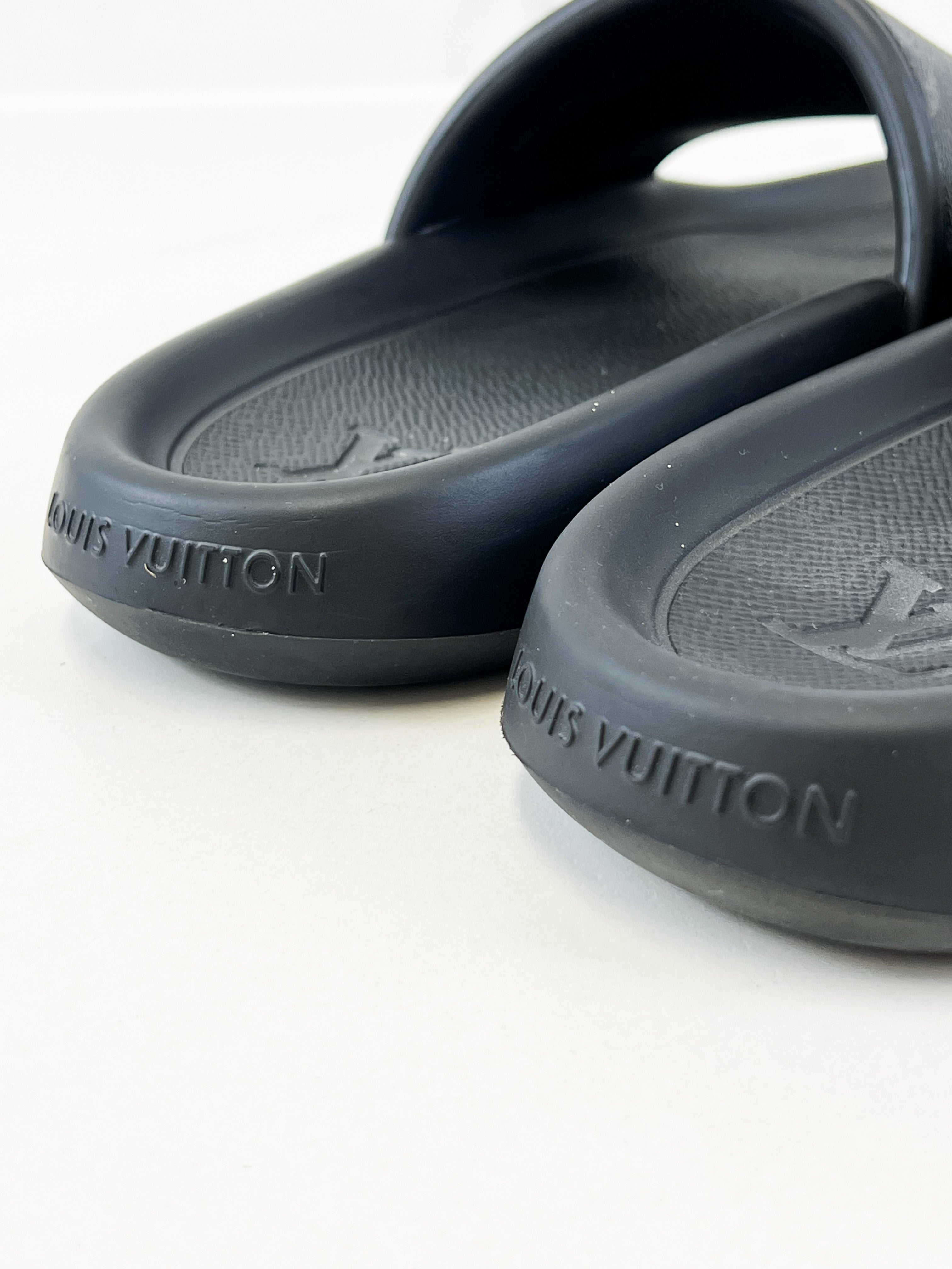 Louis Vuitton Men's Pool Slides Size 7