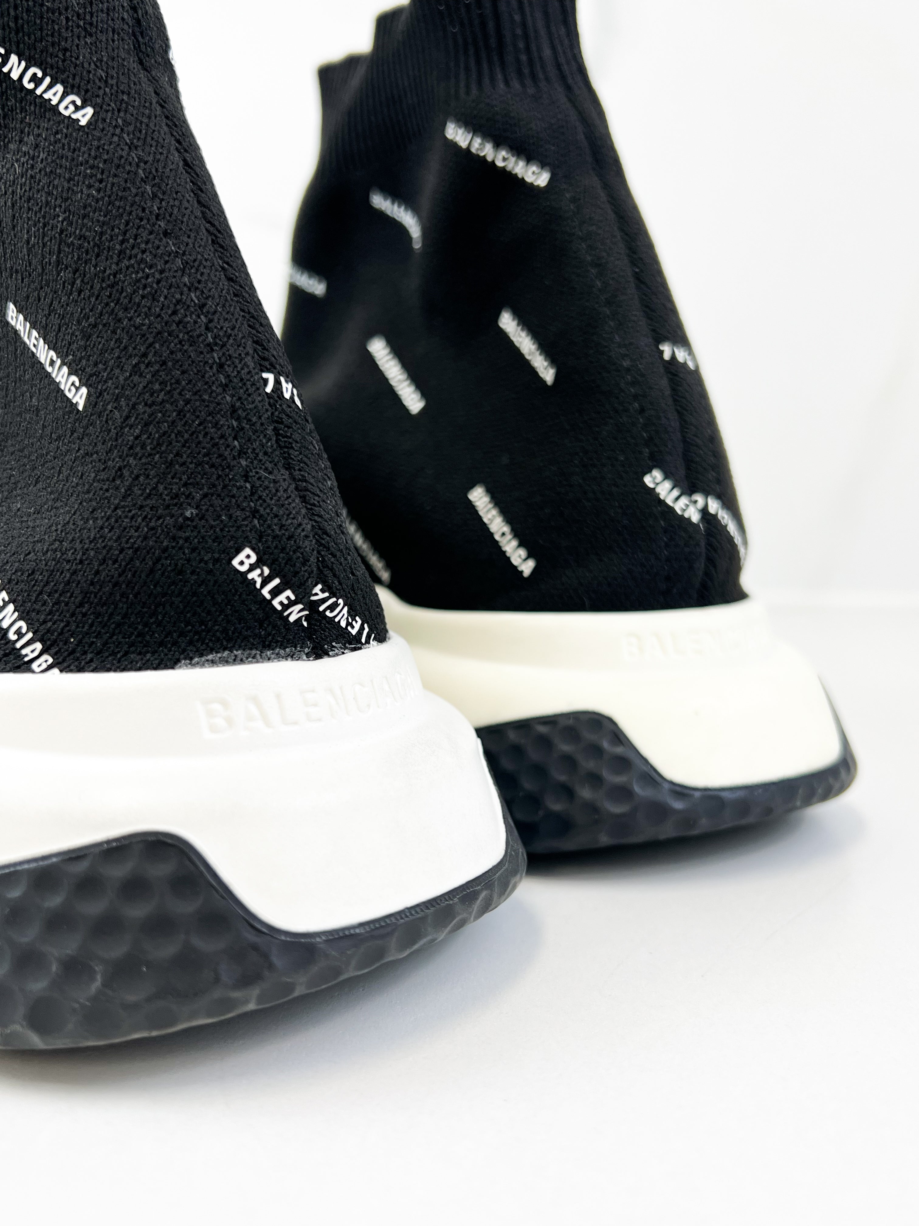 Balenciaga Logo Mens Speed Sneaker Size 9US