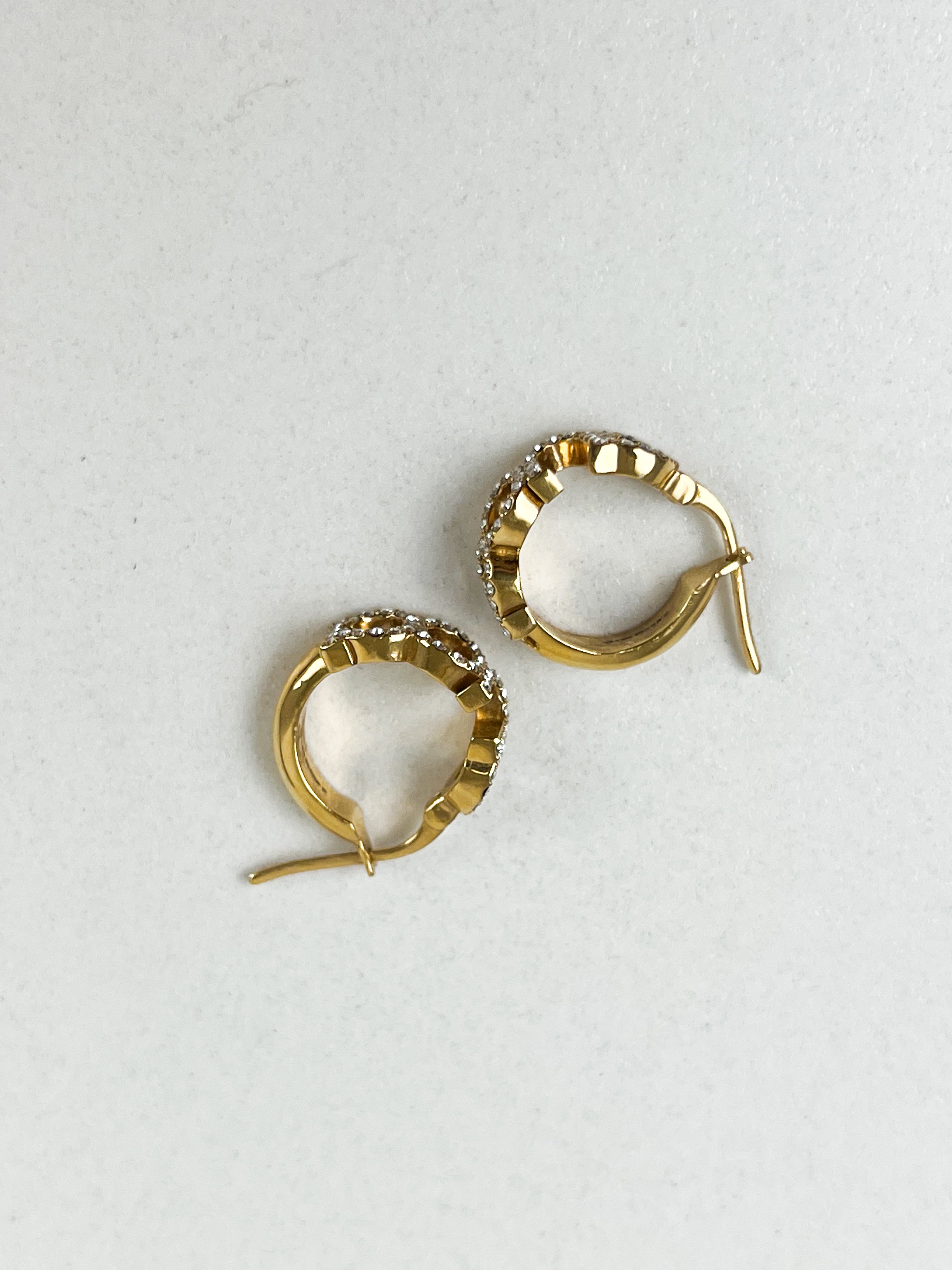 Gucci Logo GG Hoop Earrings in Gold