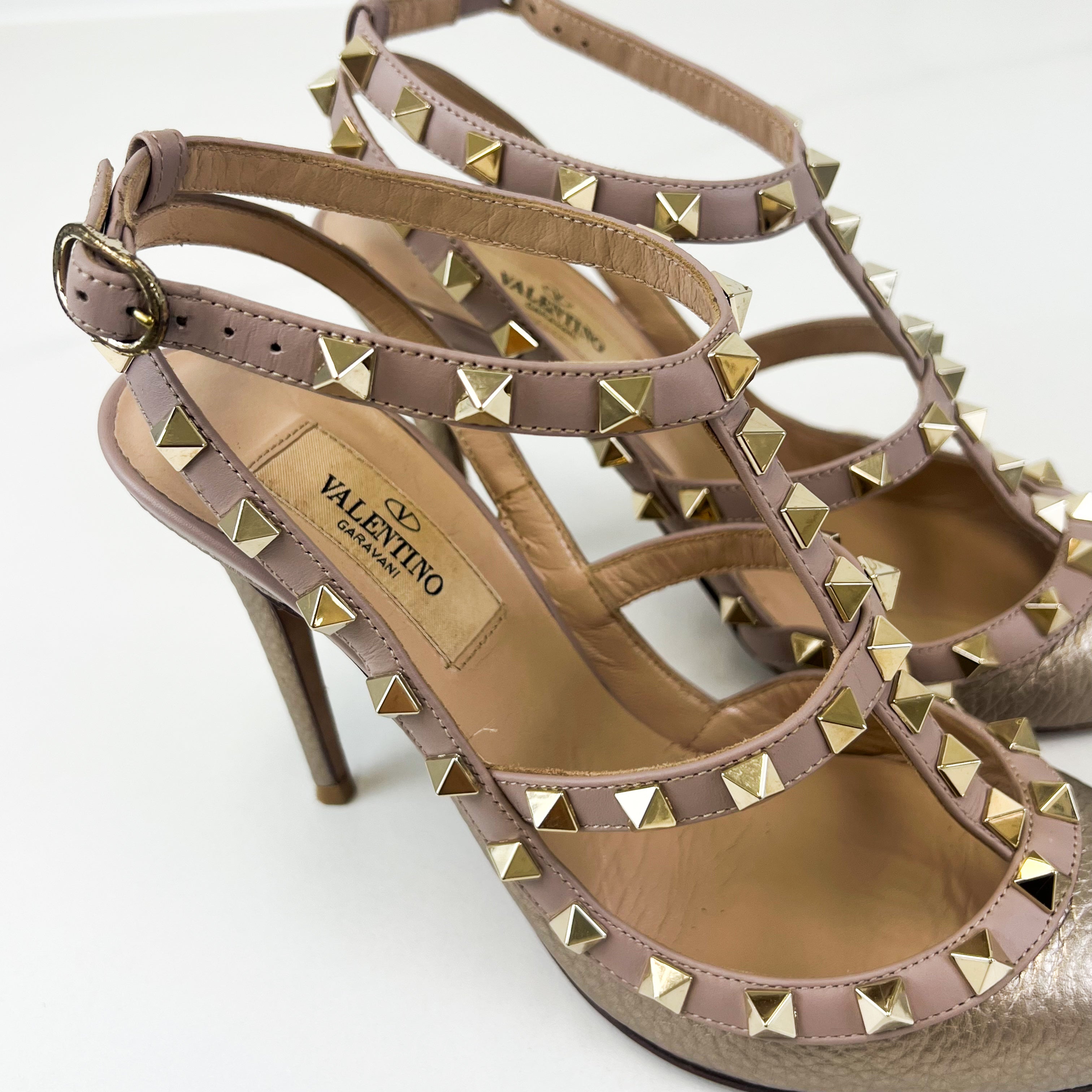 Valentino Garavani Rockstud Caged Pump Size 36.5