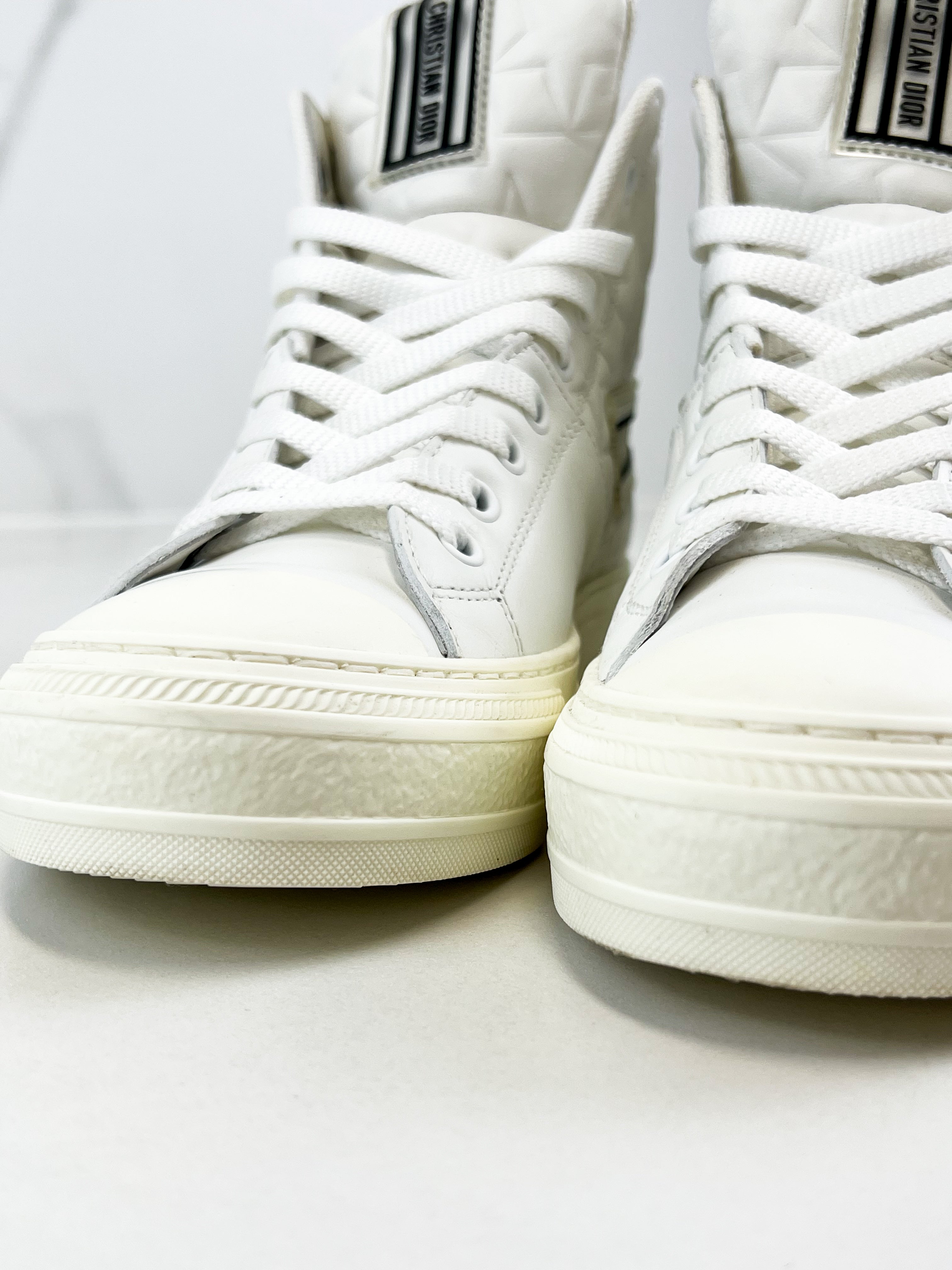 Christian Dior High-Top Sneaker Size 37.5