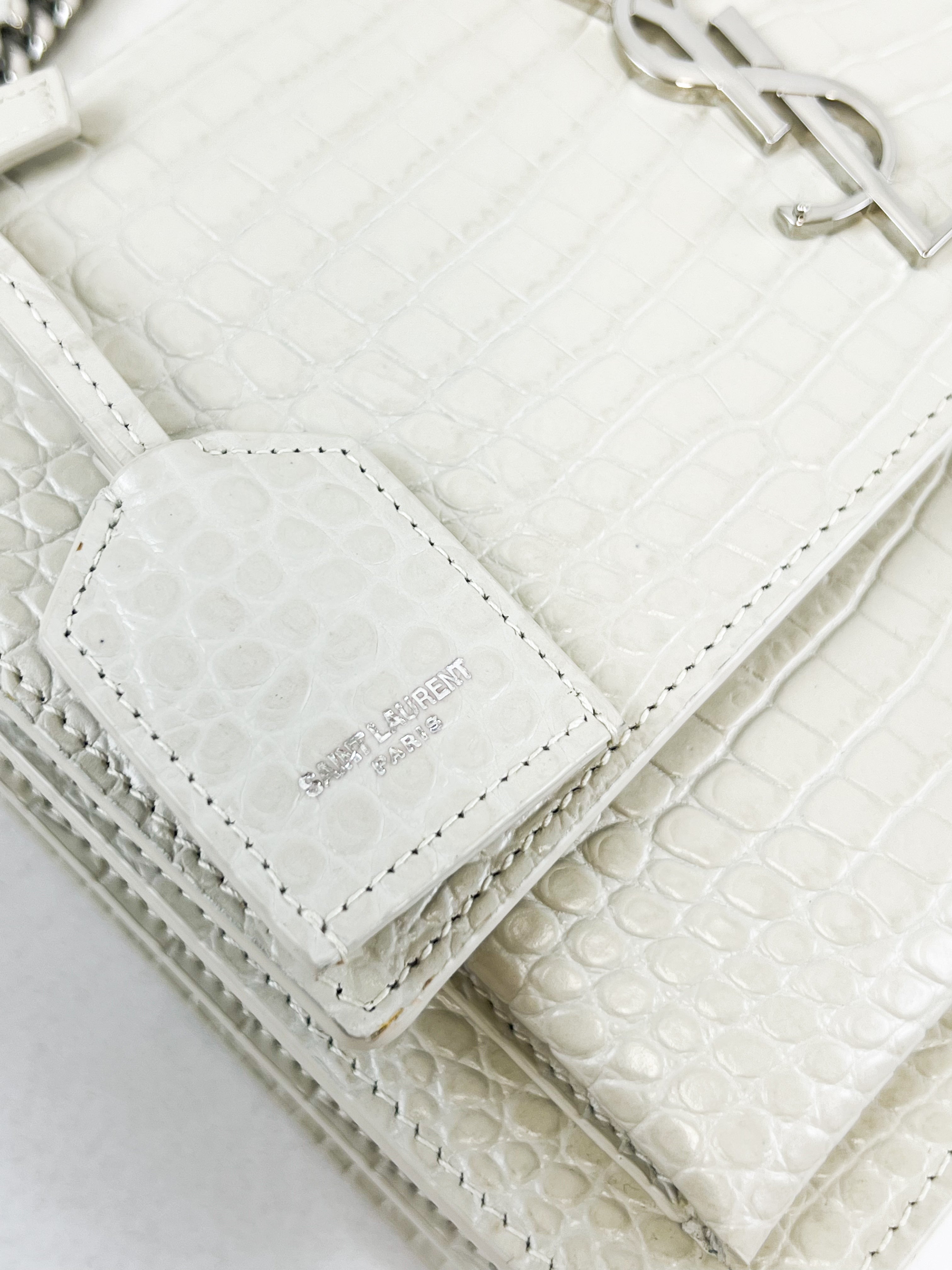 Saint Laurent Sunset Medium In Croc-embossed leather Blanc Vintage