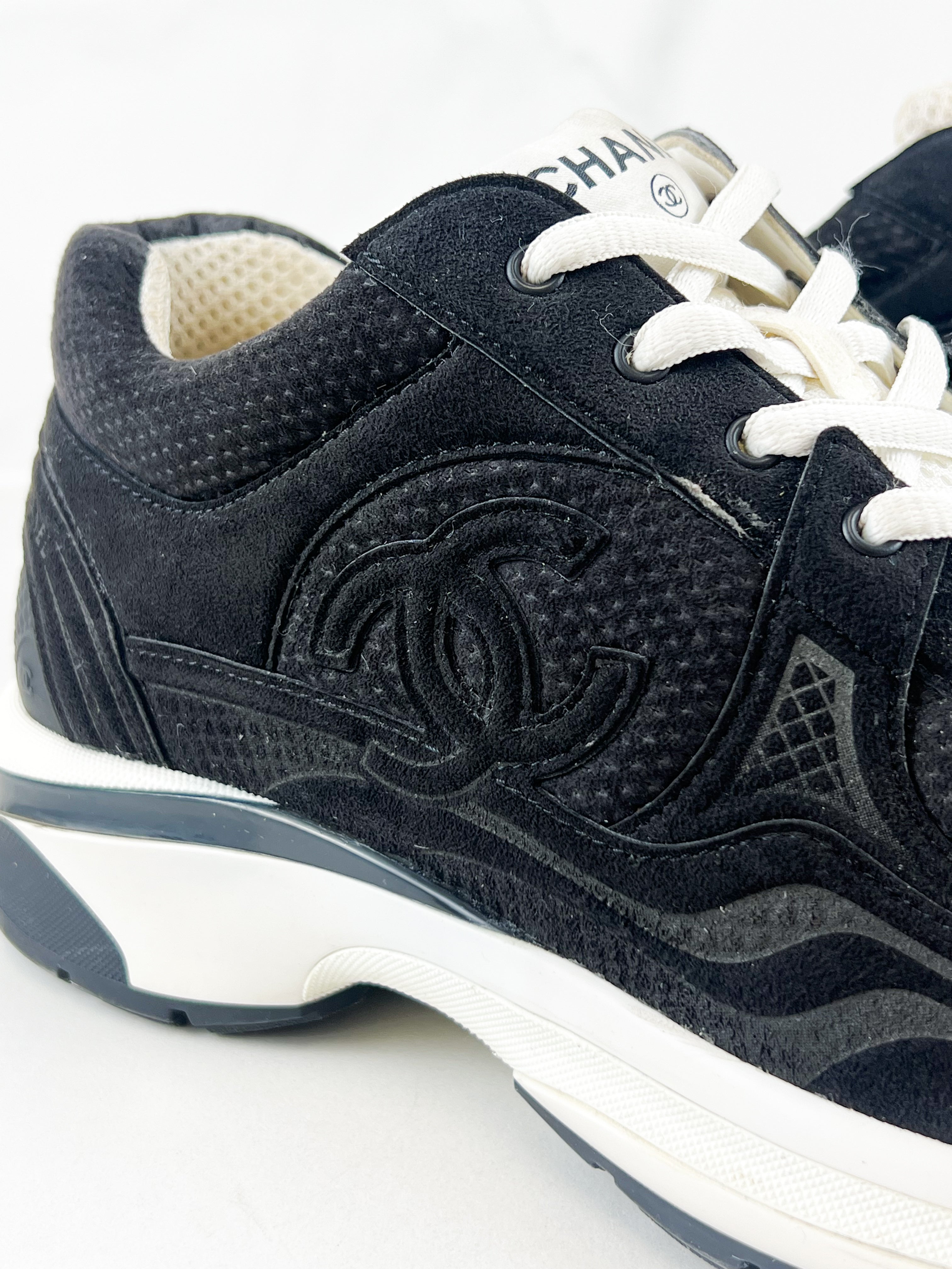 Chanel CC Velvet Calfskin & Mixed Fibers Sneaker Size 39