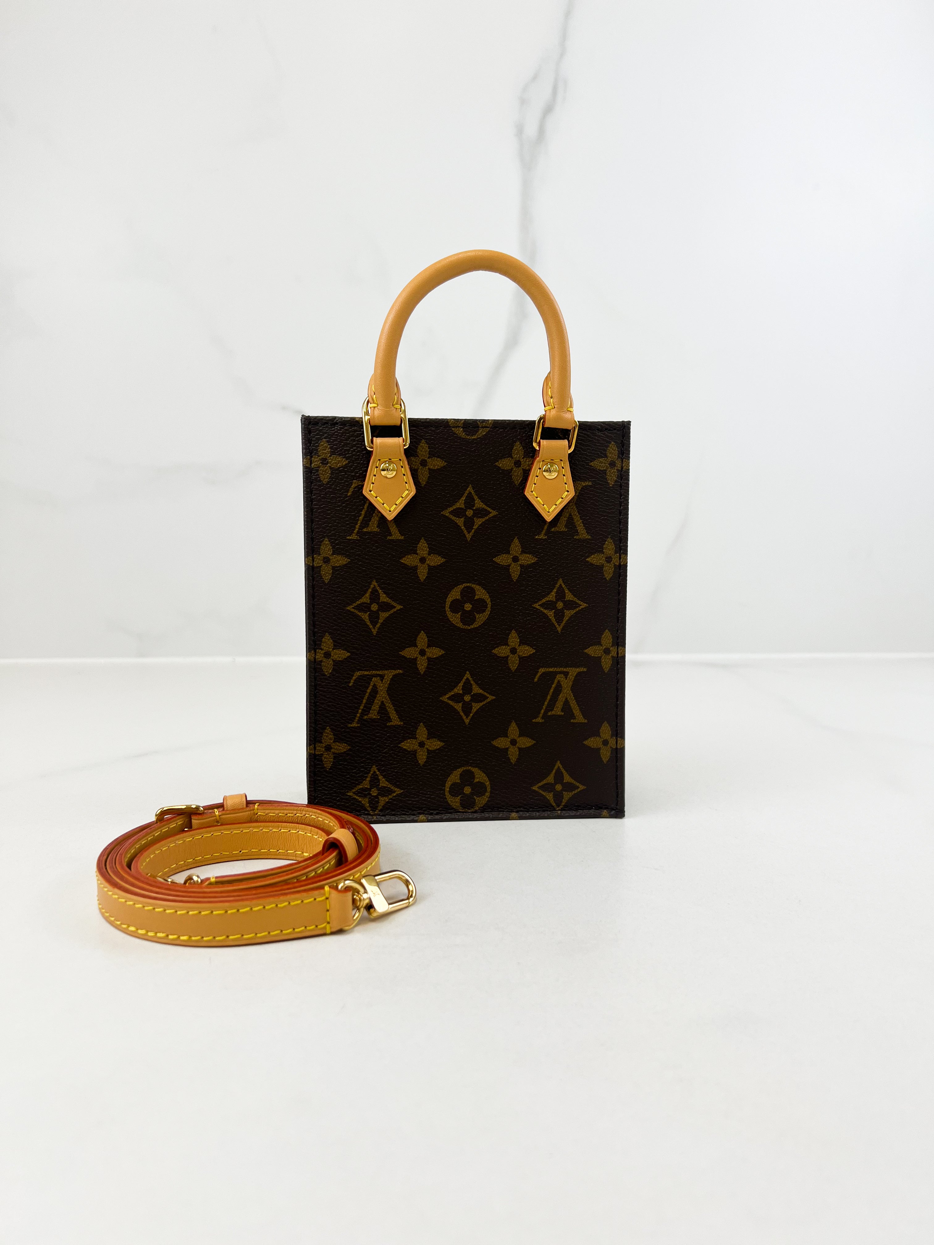 Louis Vuitton Sac Plat Petit