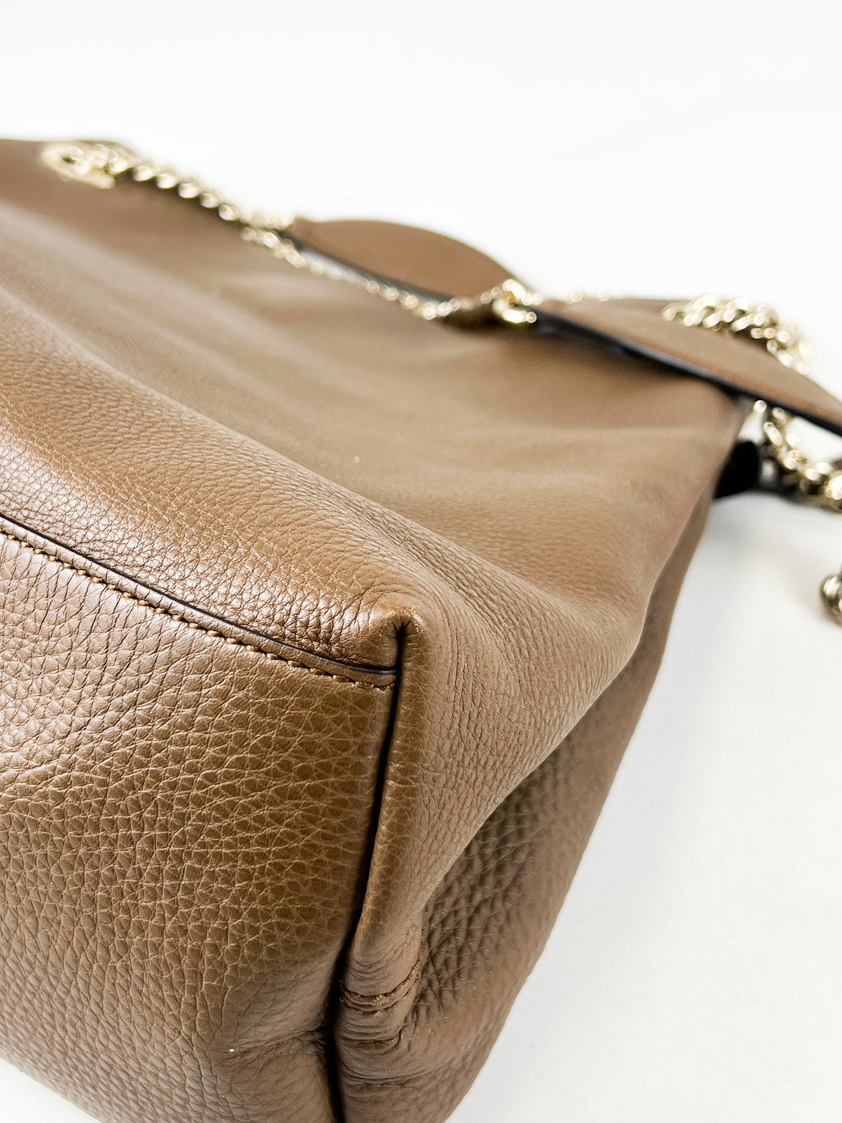 Gucci Medium Soho Grained Leather Bag in Brown