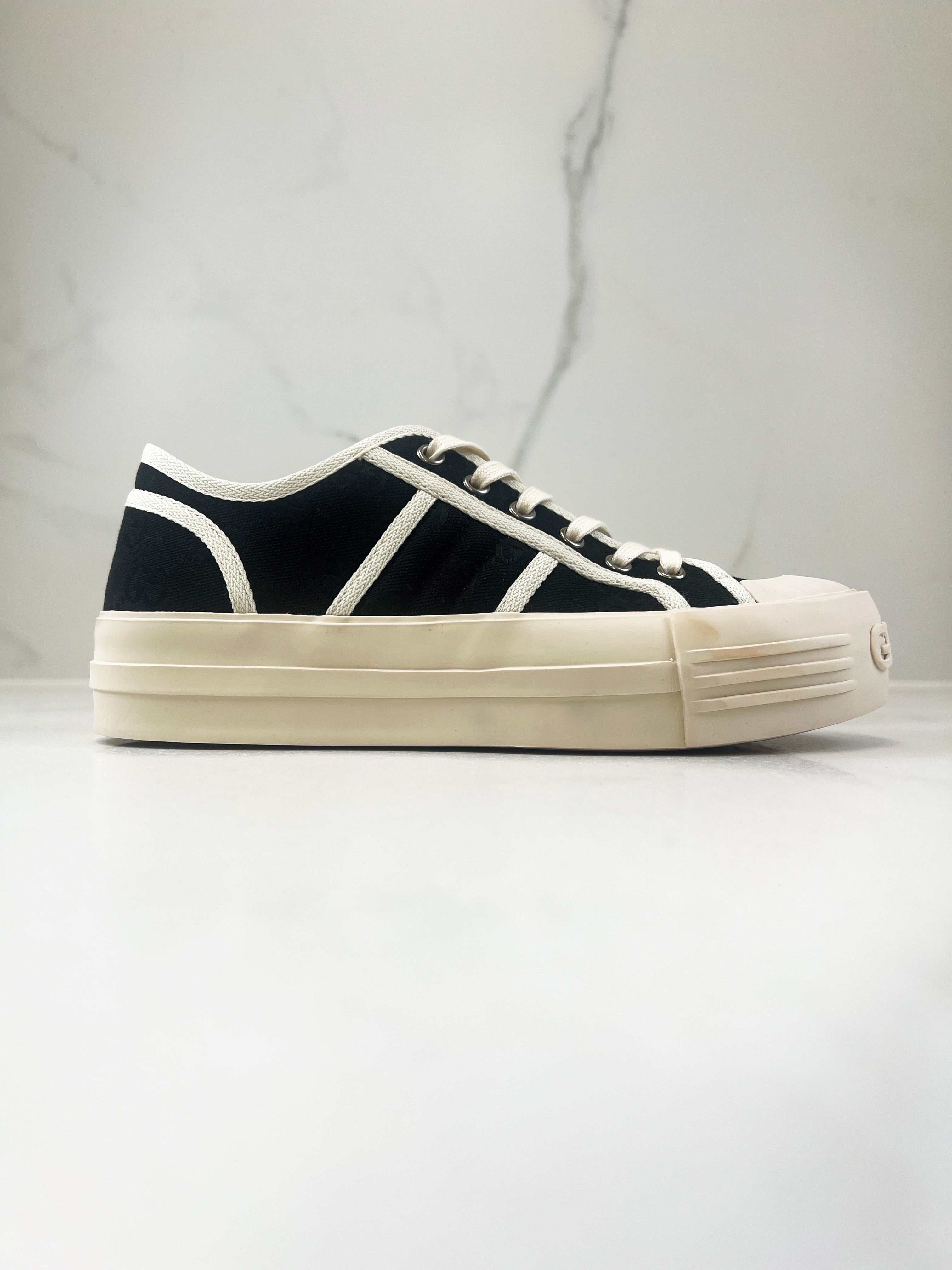 Gucci Julia Sneaker Size 38