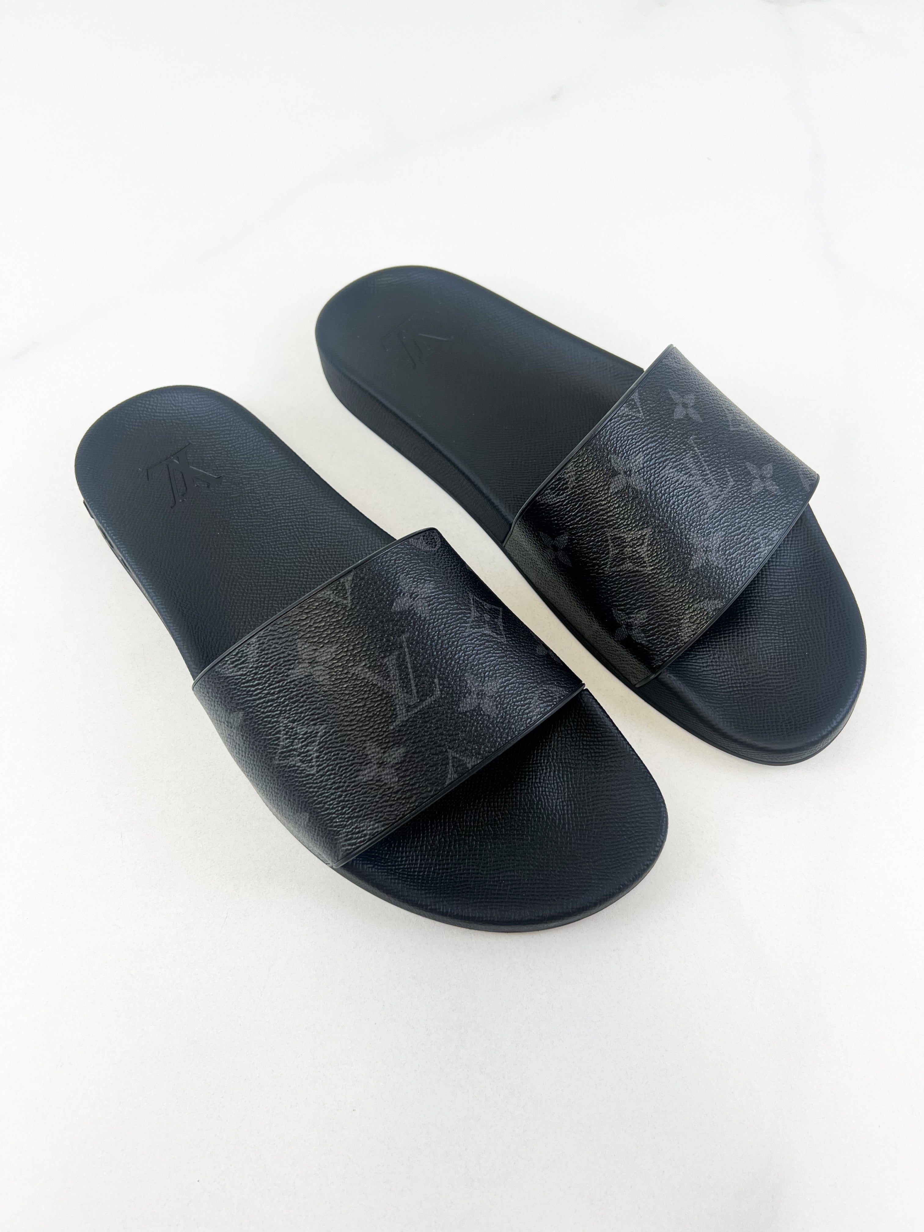 Louis Vuitton Men's Pool Slides Size 9