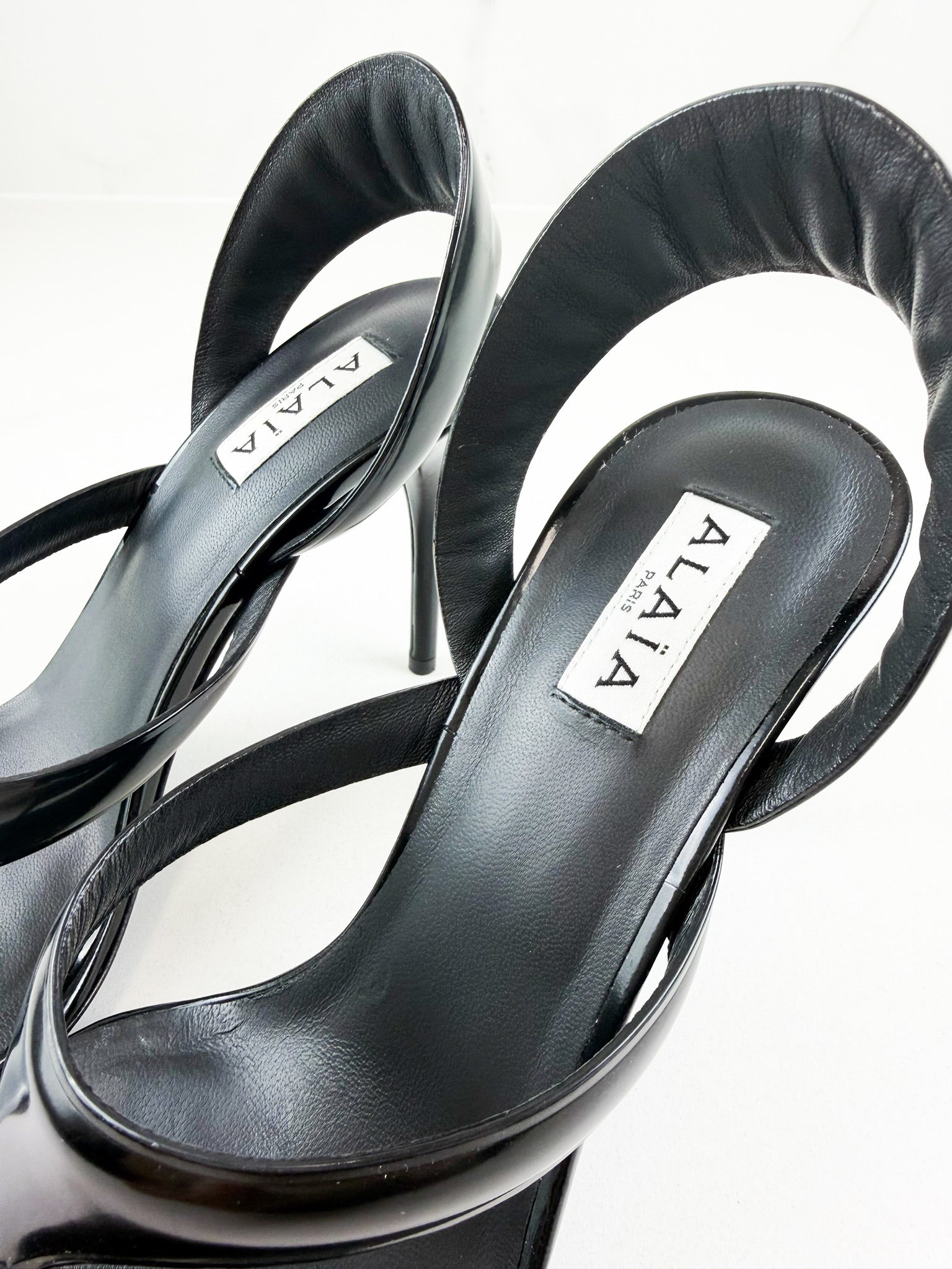 Alaia Black Calfskin Tong Sandal 90 Size 38