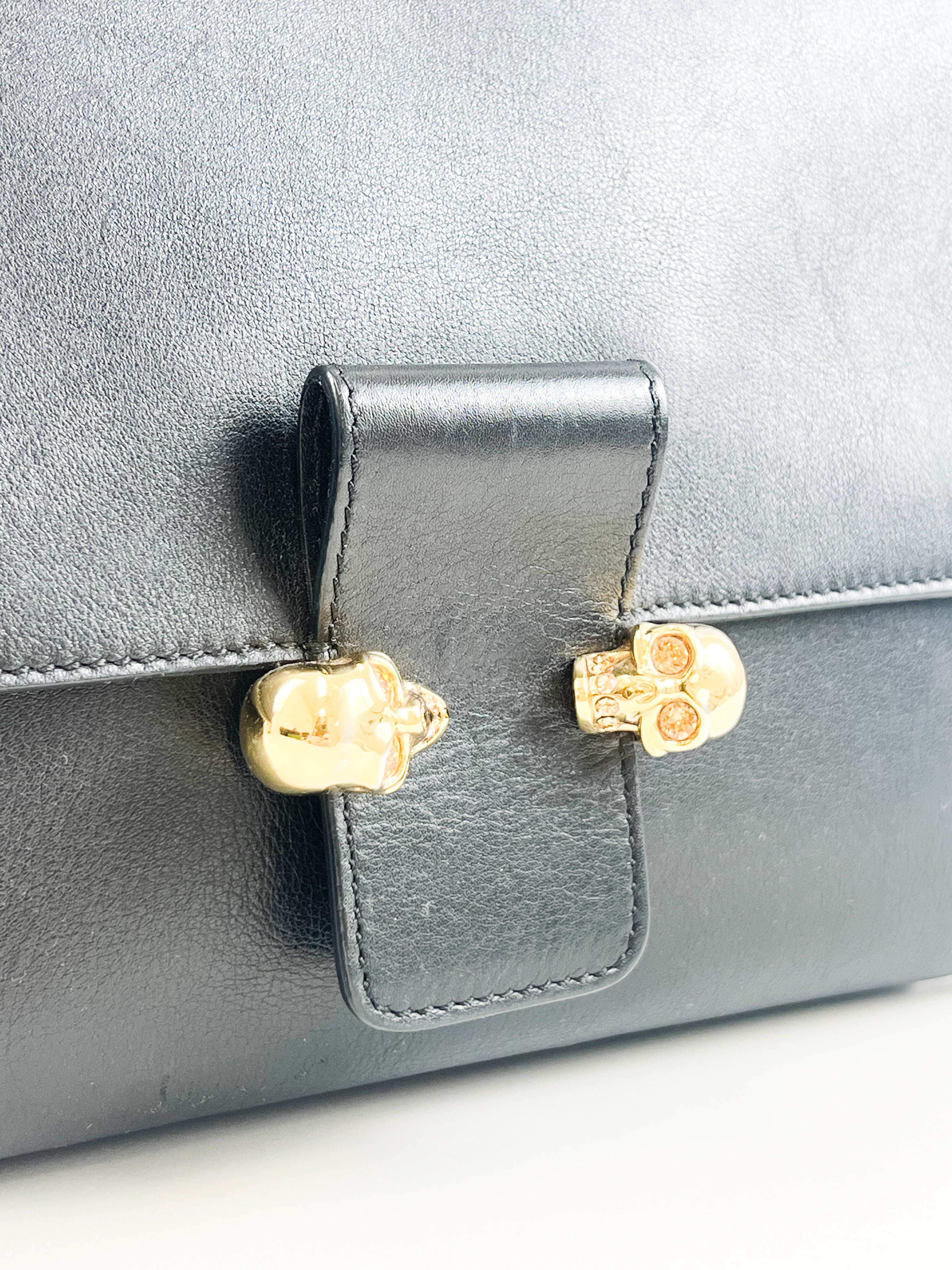 Alexander McQueen Twin Skull Crossbody Bag in Black