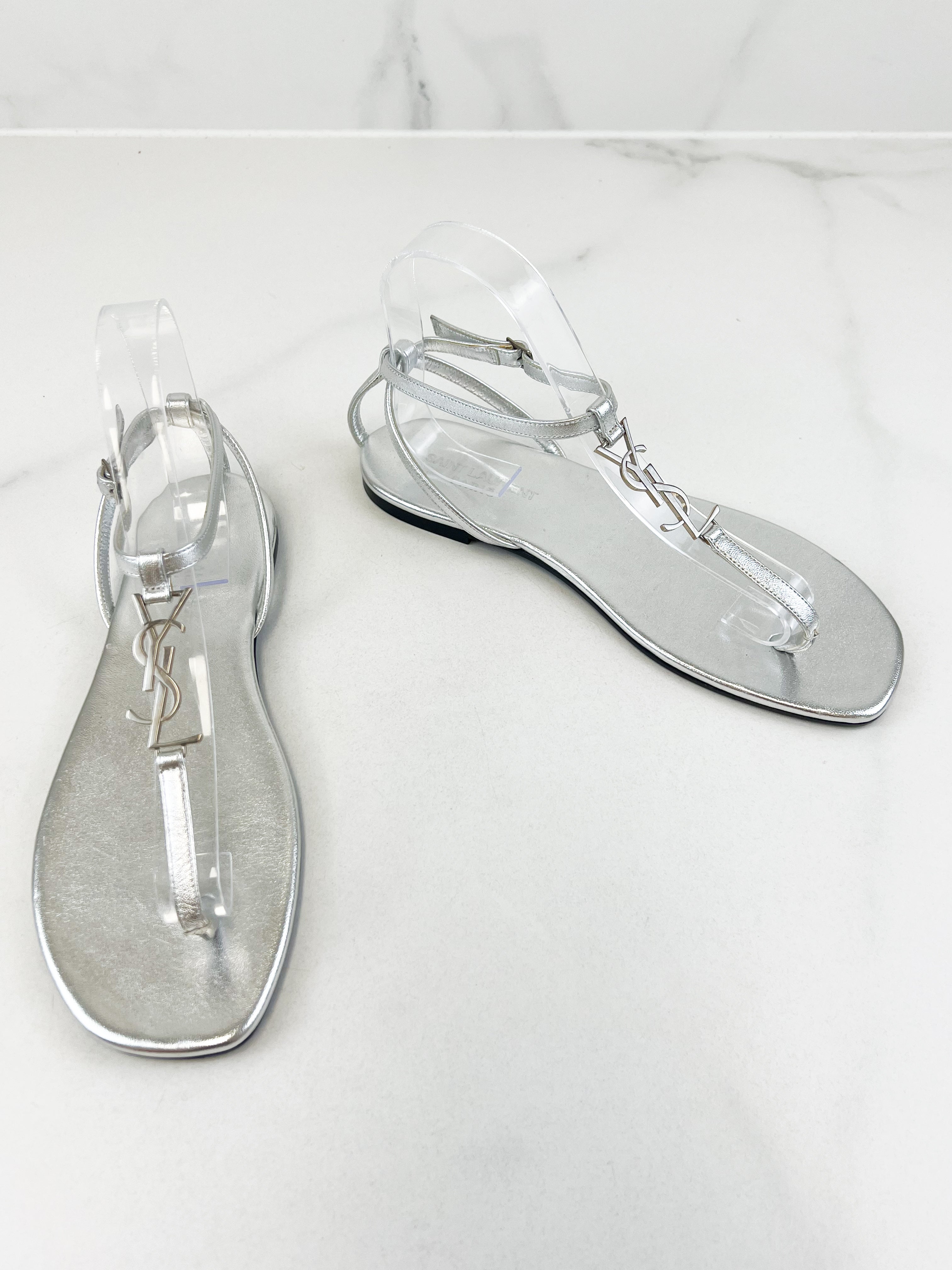 Saint Laurent Cassandra Flat Sandal in Grey Metallic Leather Size 38