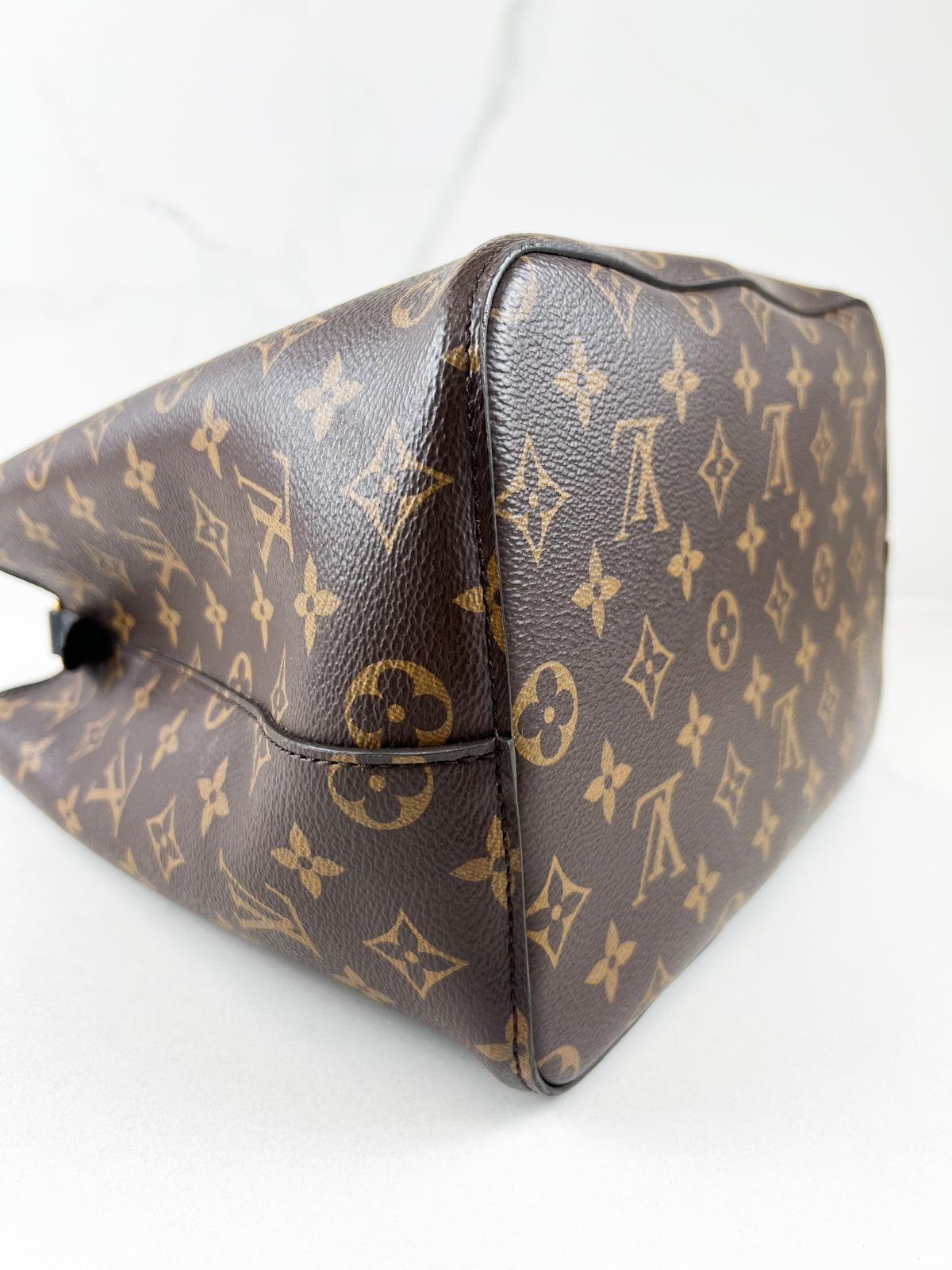 Louis Vuitton Black Neo Noe