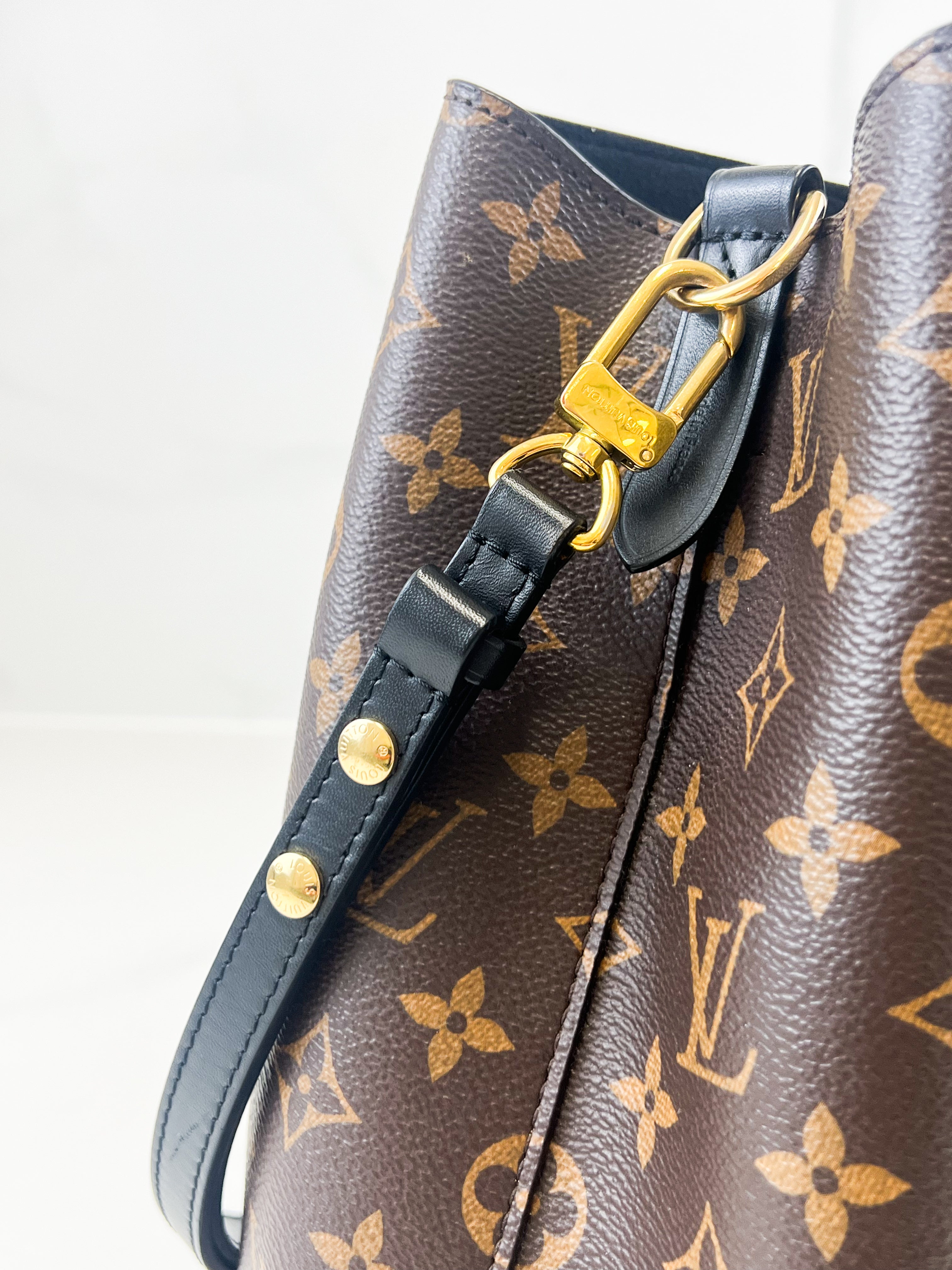 Louis Vuitton Black Neo Noe