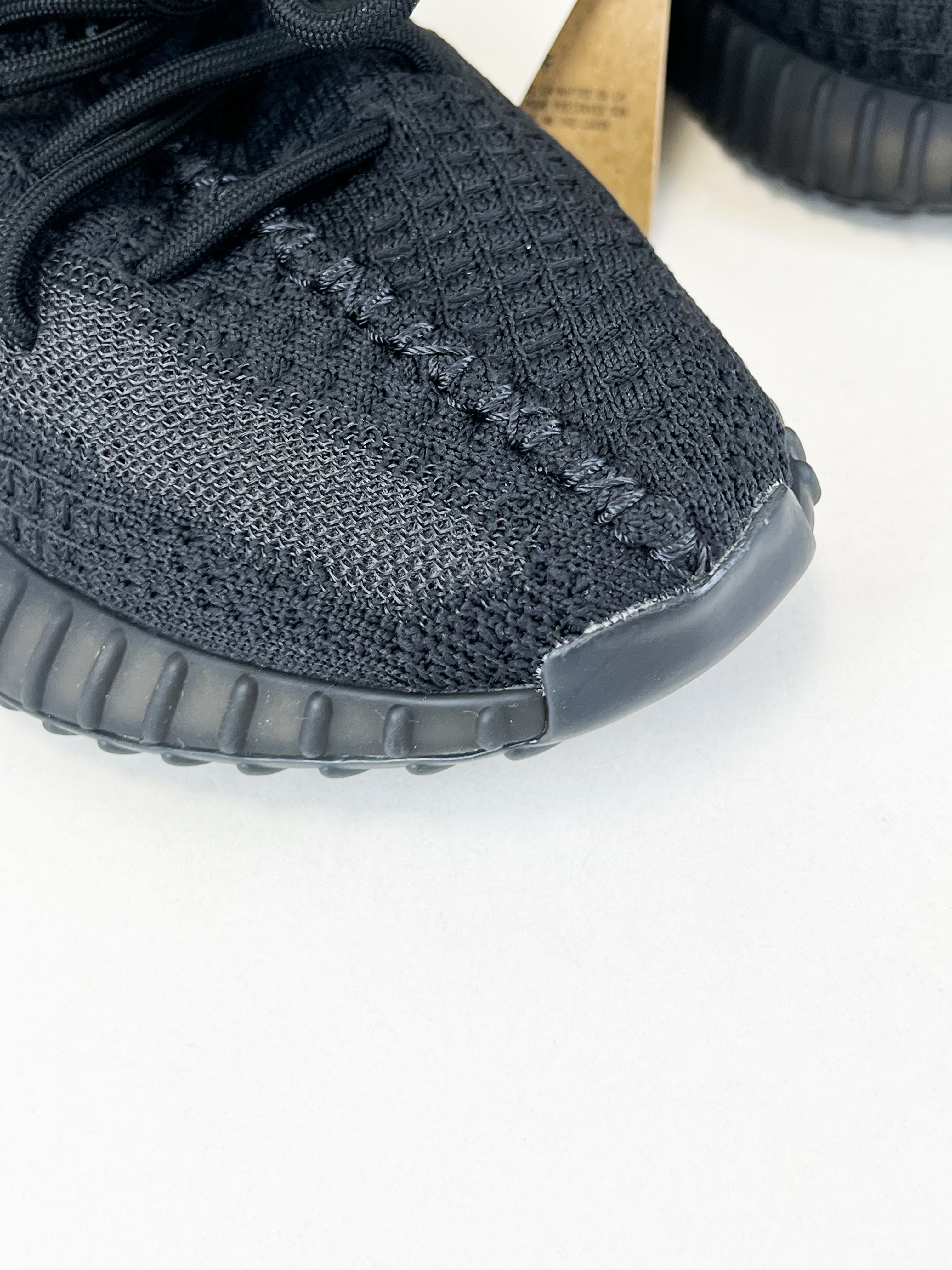 Yeezy Boost 350 Boost Onyx Size US5