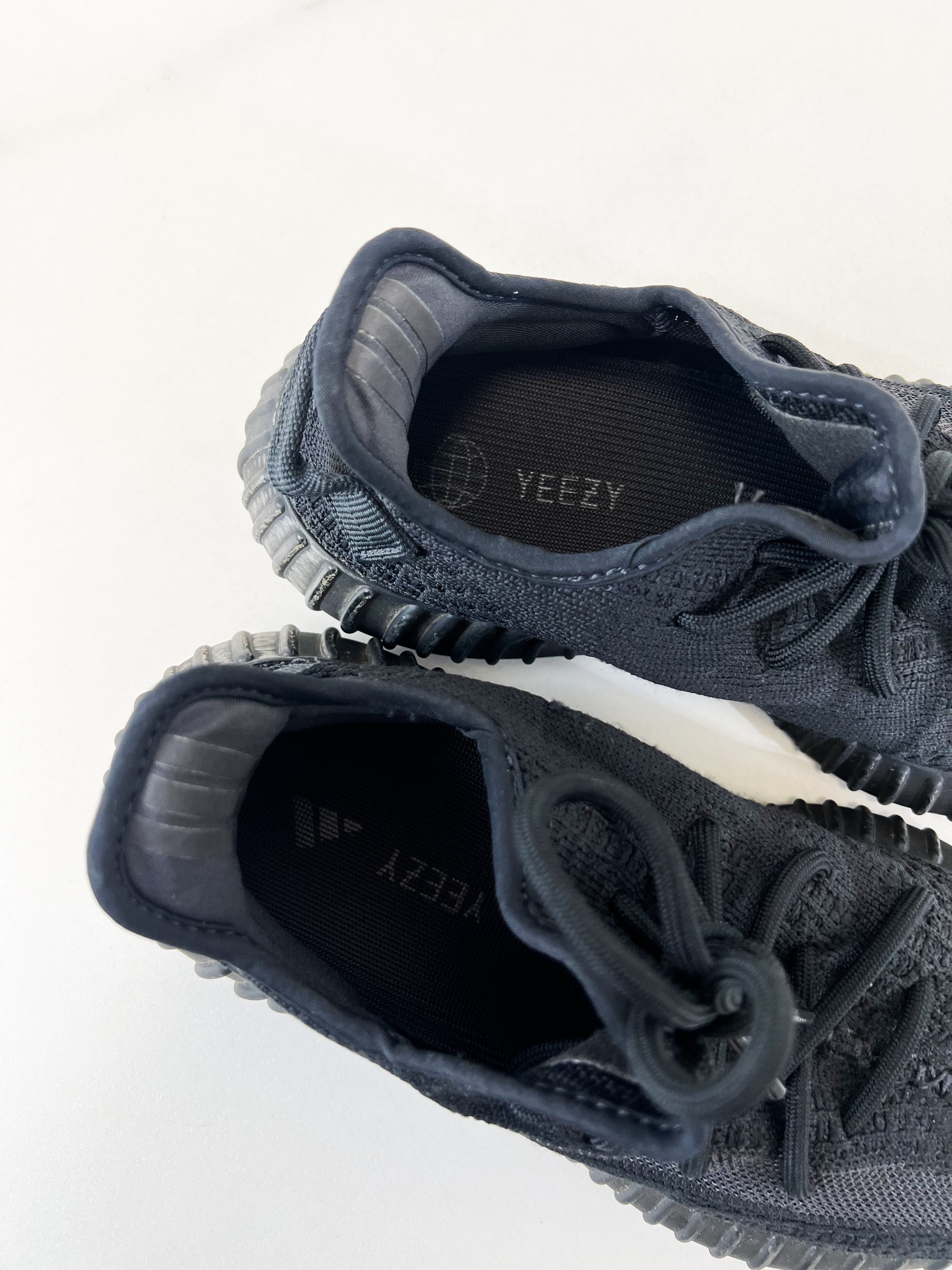 Yeezy Boost 350 Onyx Size 6.5 US
