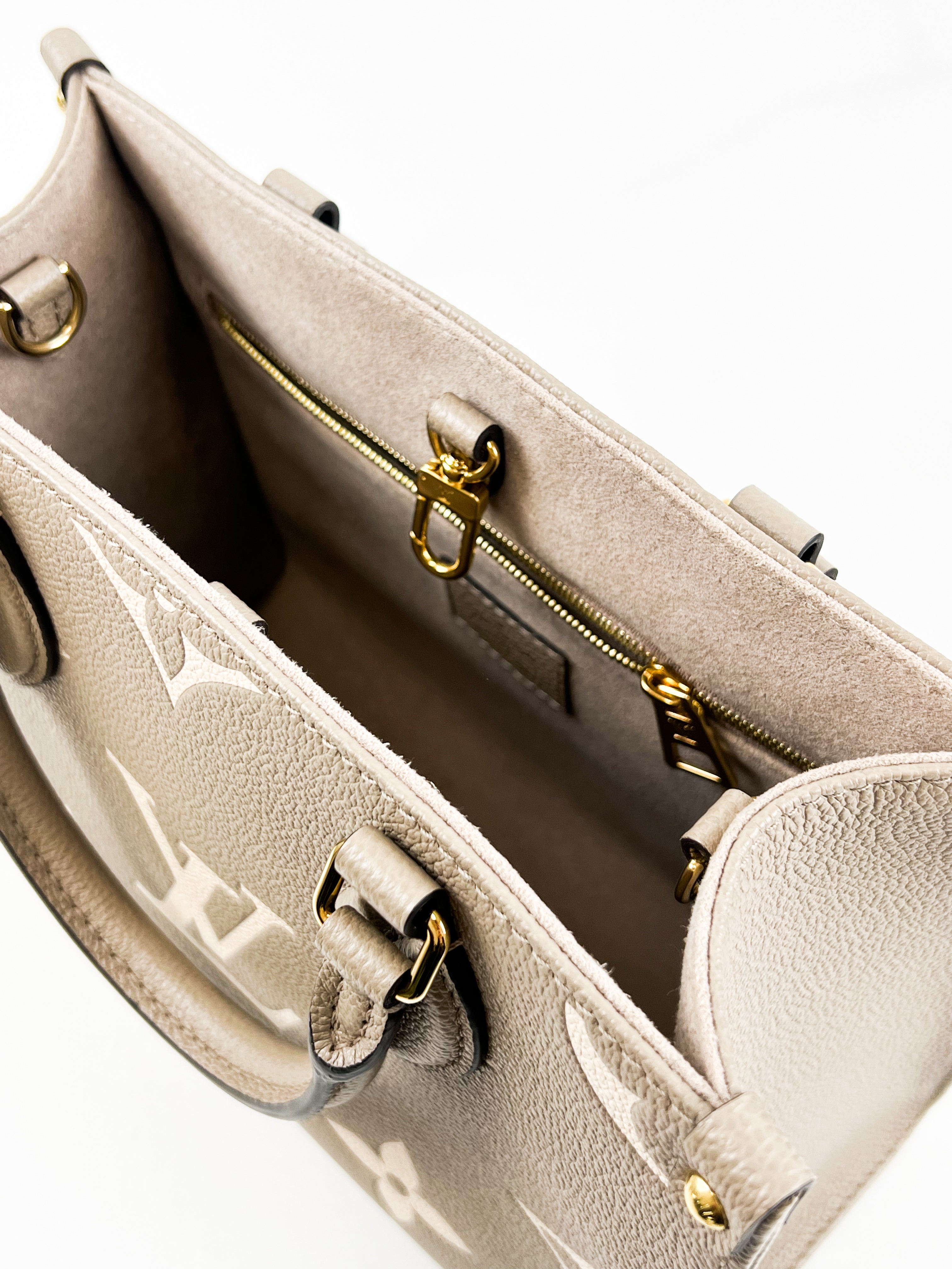Louis Vuitton Onthego PM Tourterelle Crème