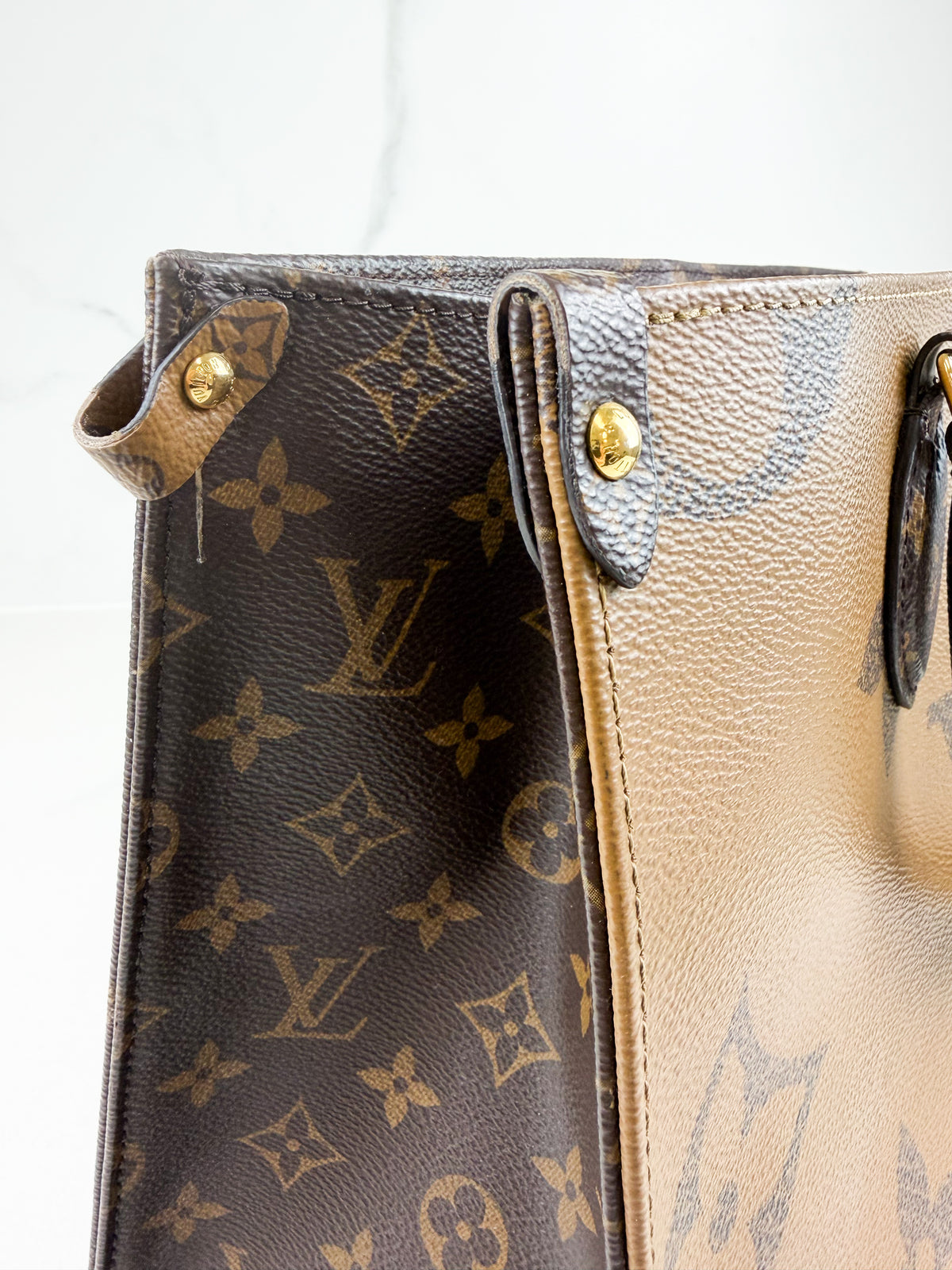 Louis Vuitton Reverse Onthego MM