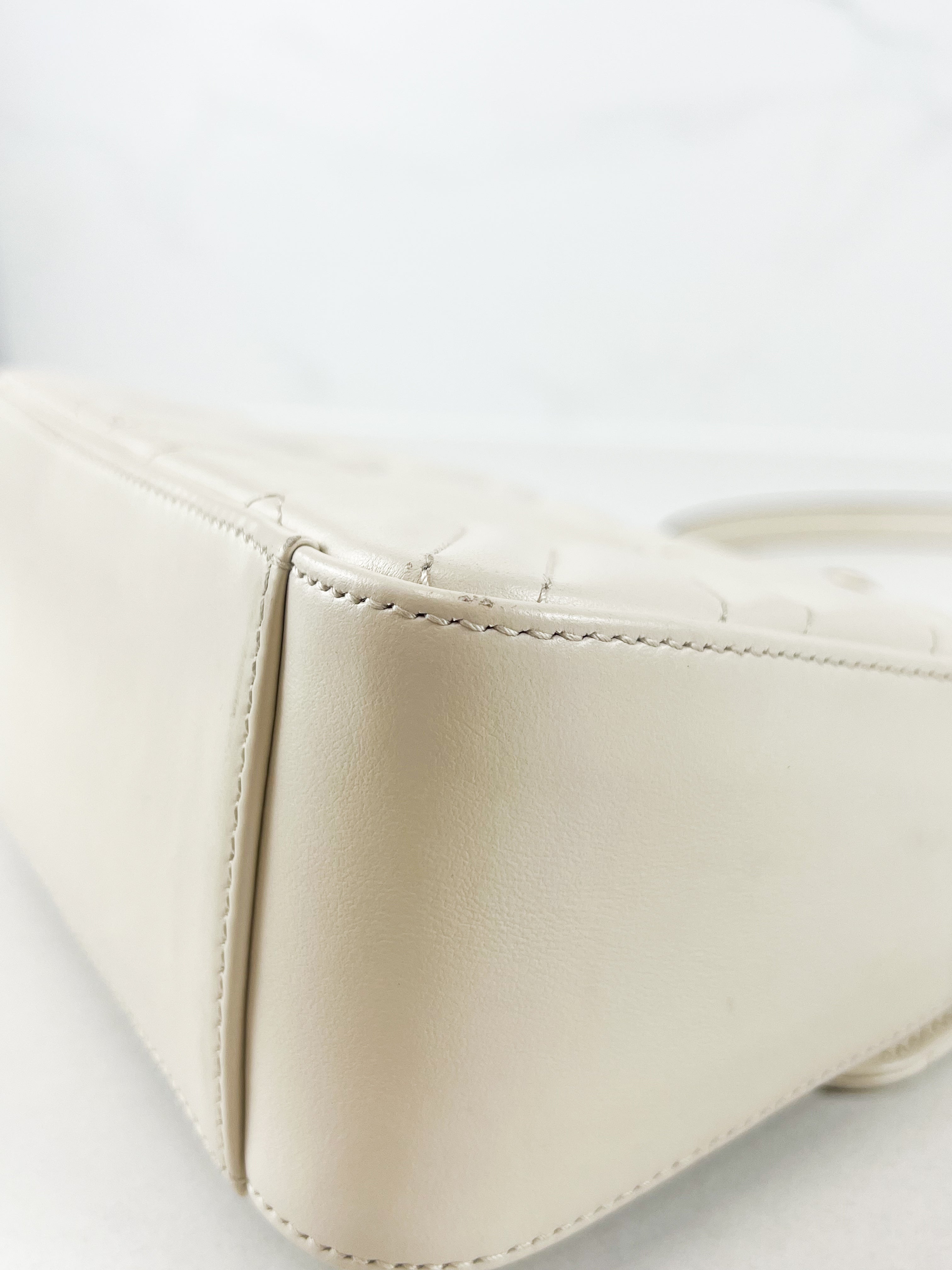 Gucci GG Marmont Matelasse Top Handle Bag in White