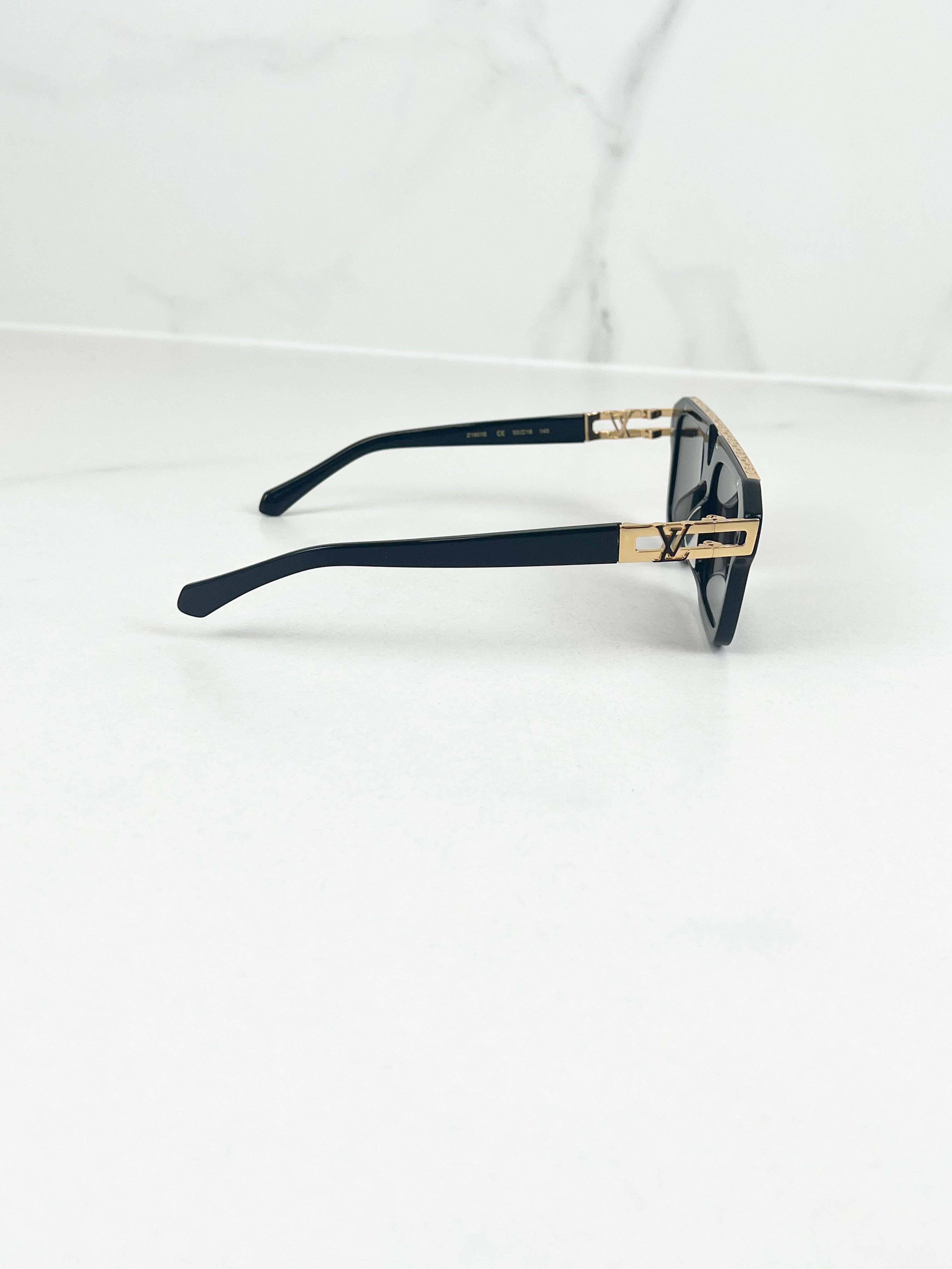 Louis Vuitton Black Mascot Pilot Square Sunglasses