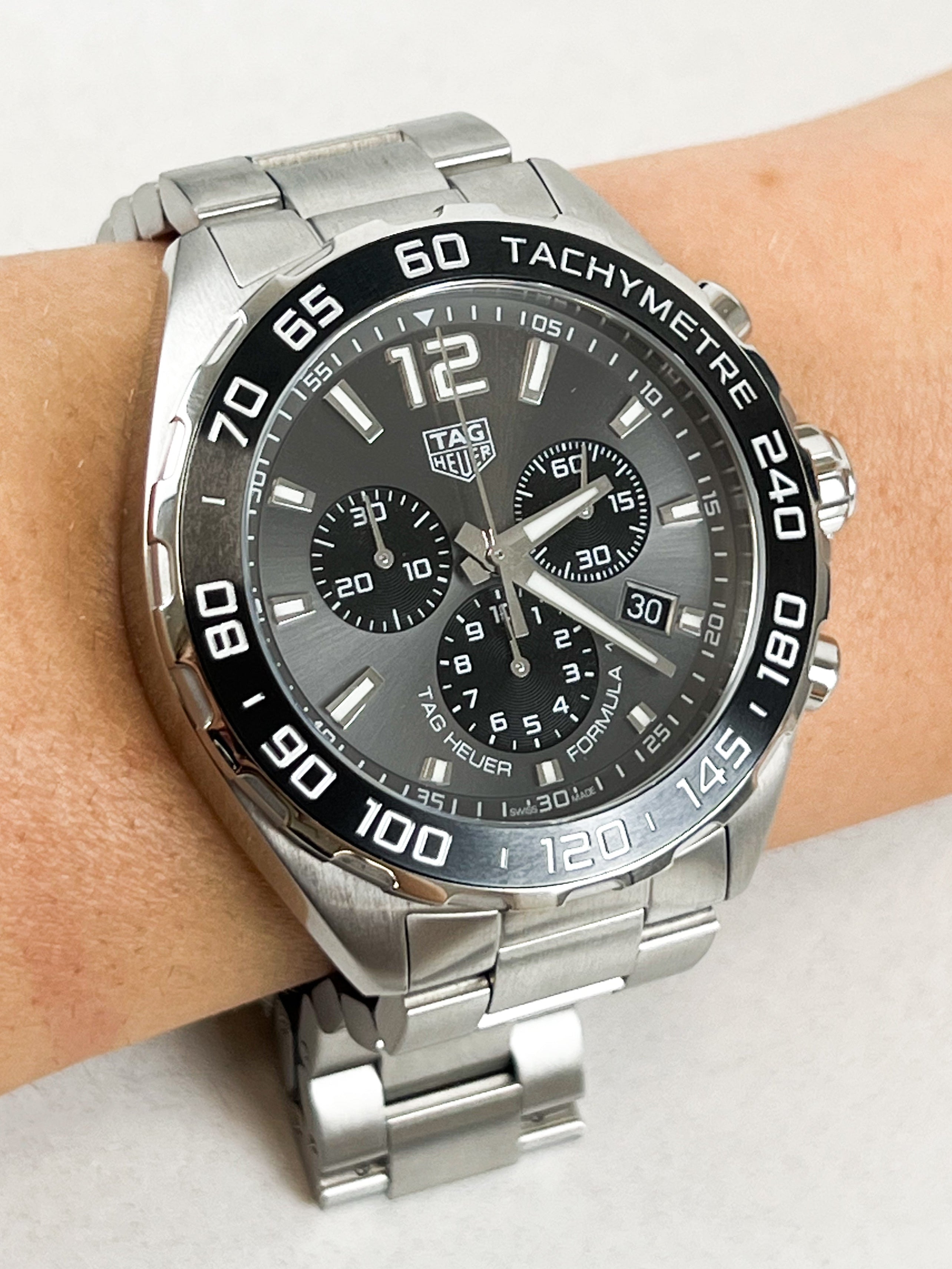 TAG Formula 1 Chronograph Quartz Men Watch 43mm