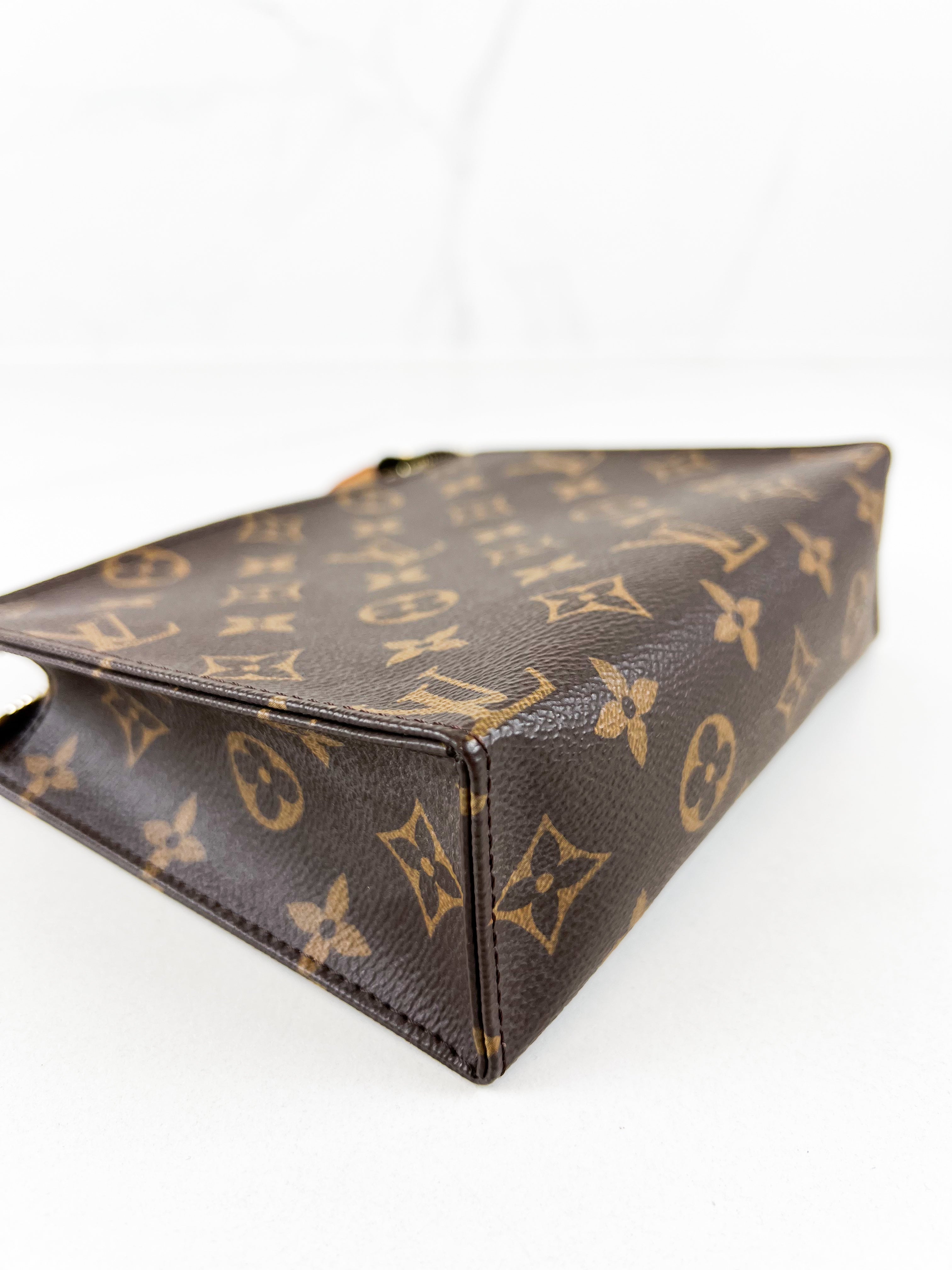 Louis Vuitton Monogram Toiletry 19