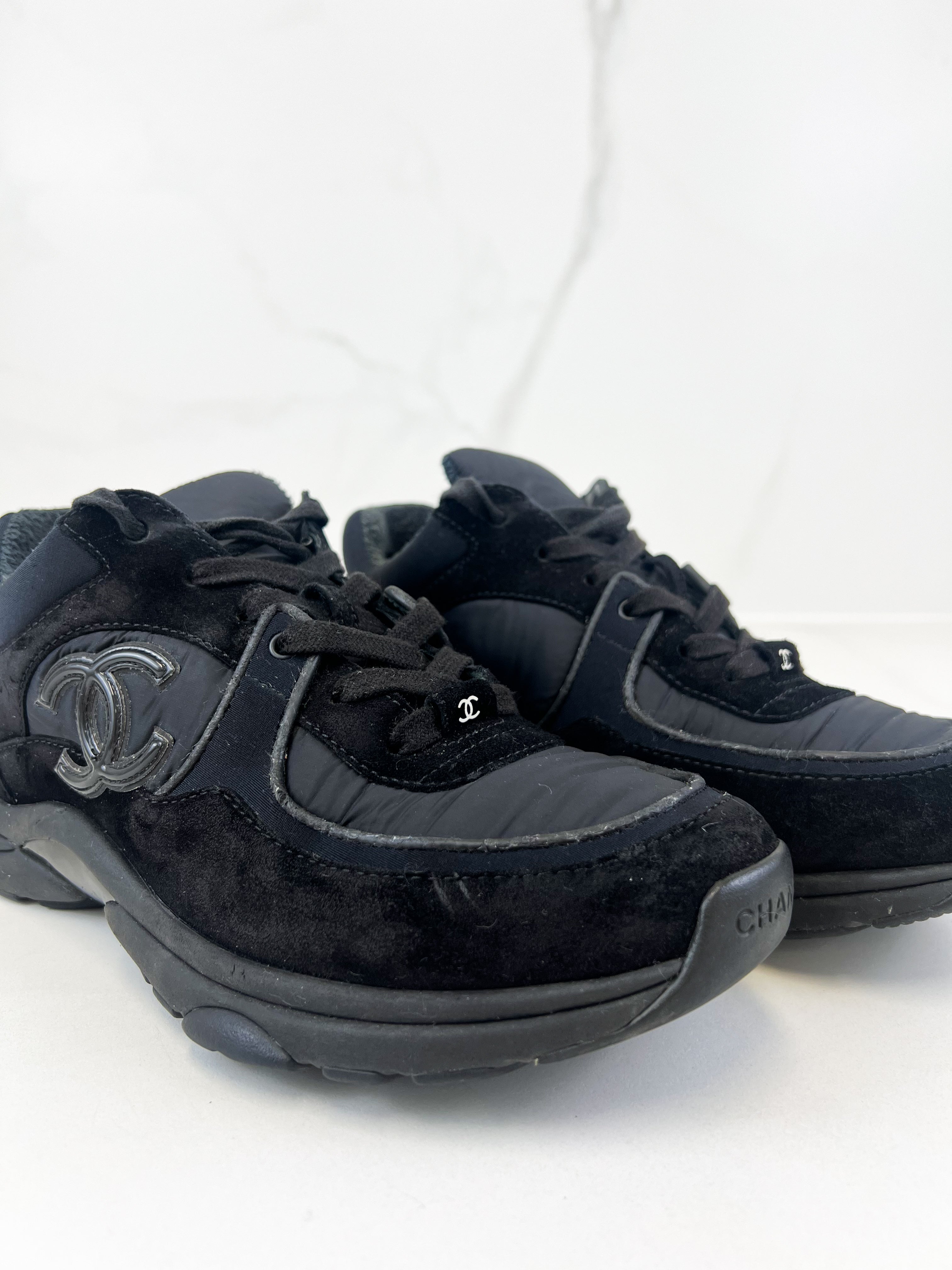 Chanel Low Top CC Sneakers Size 40