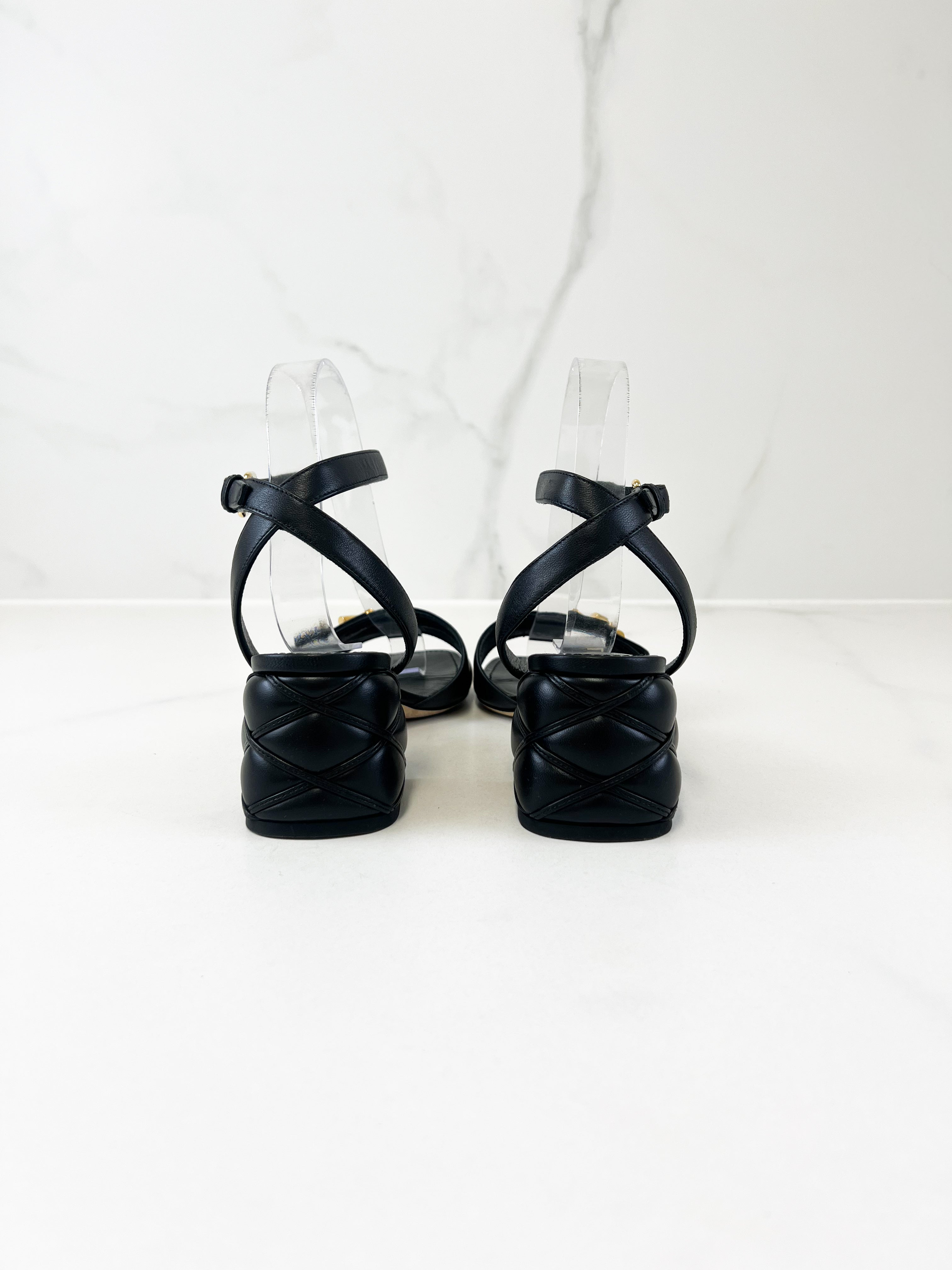 Louis Vuitton Black Leather LV Logo Sandal Size 38