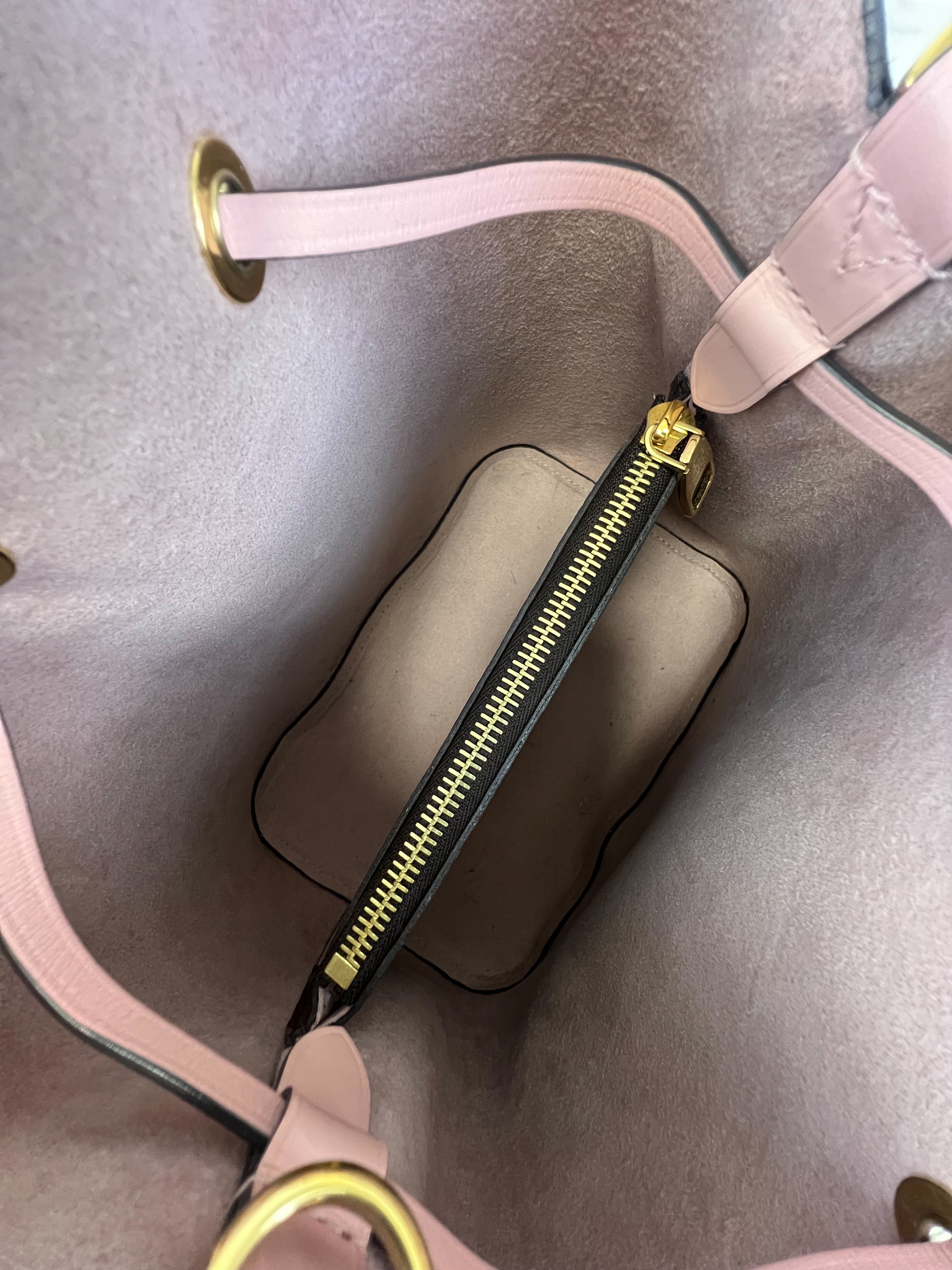 Louis Vuitton Neo Noe Pink/Monogrom