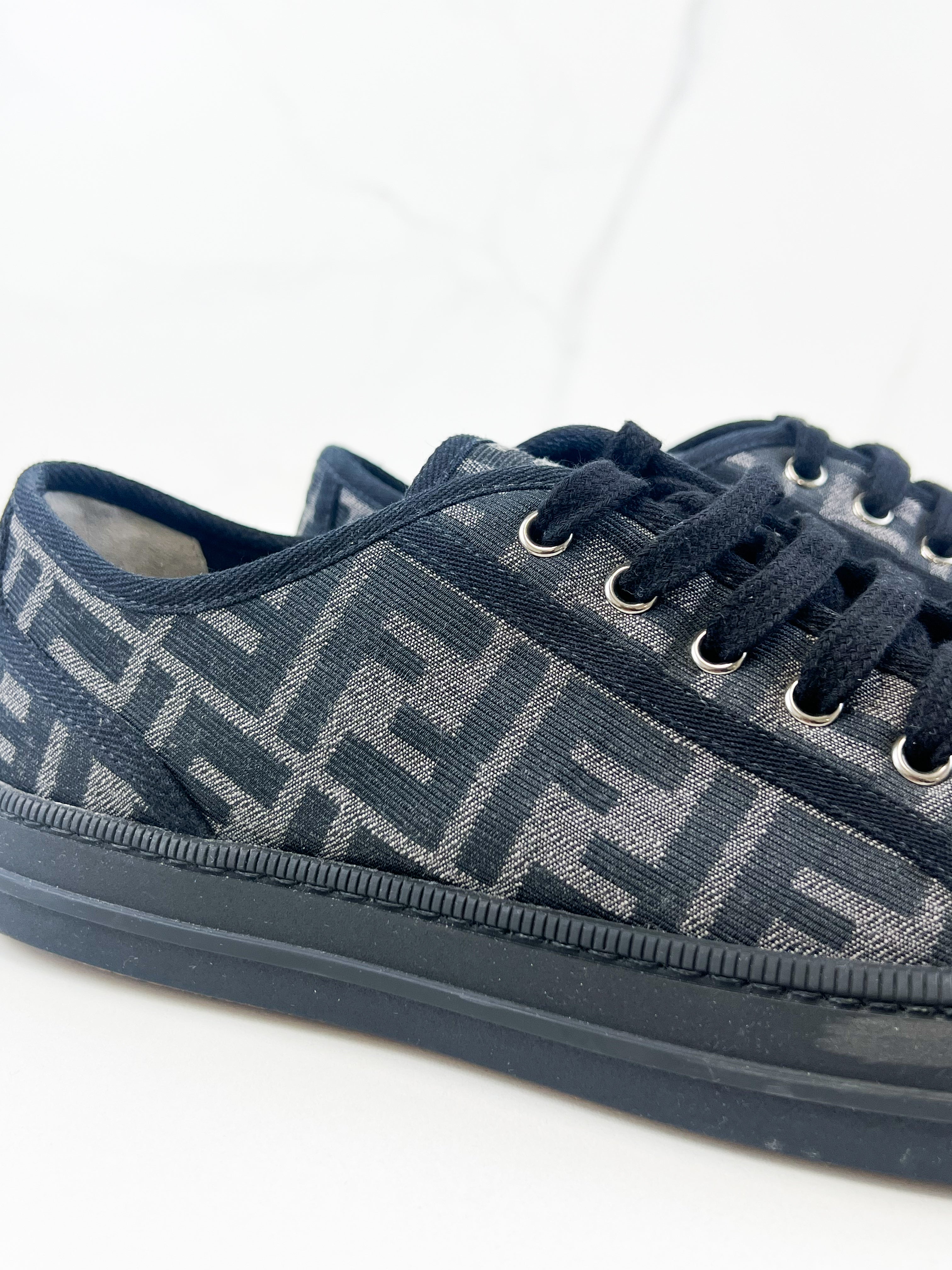 Fendi FF Fabric Low-Top Sneaker US8.5