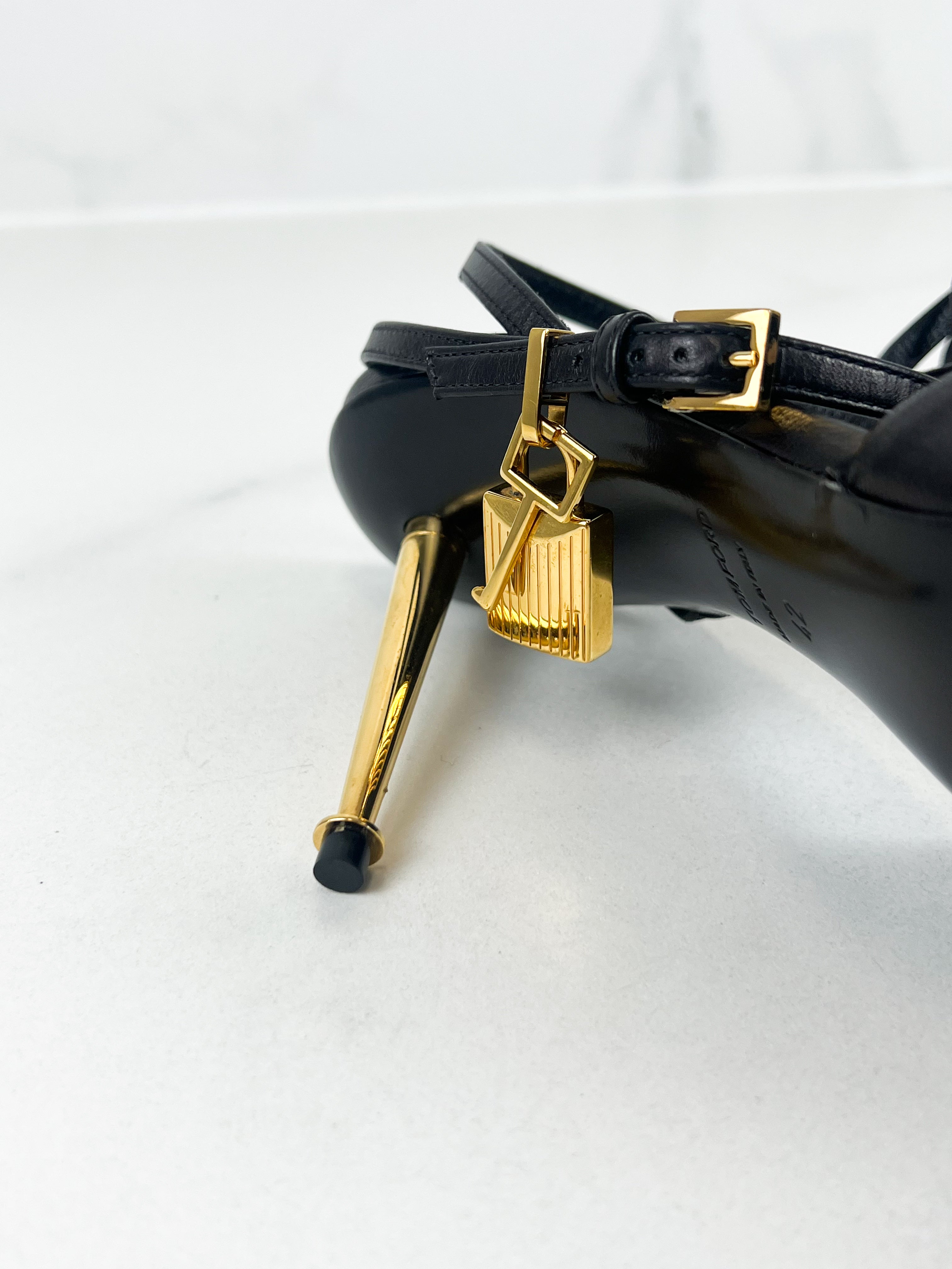 Tom Ford Vintage Padlock Wrap-Around Pumps Size 42