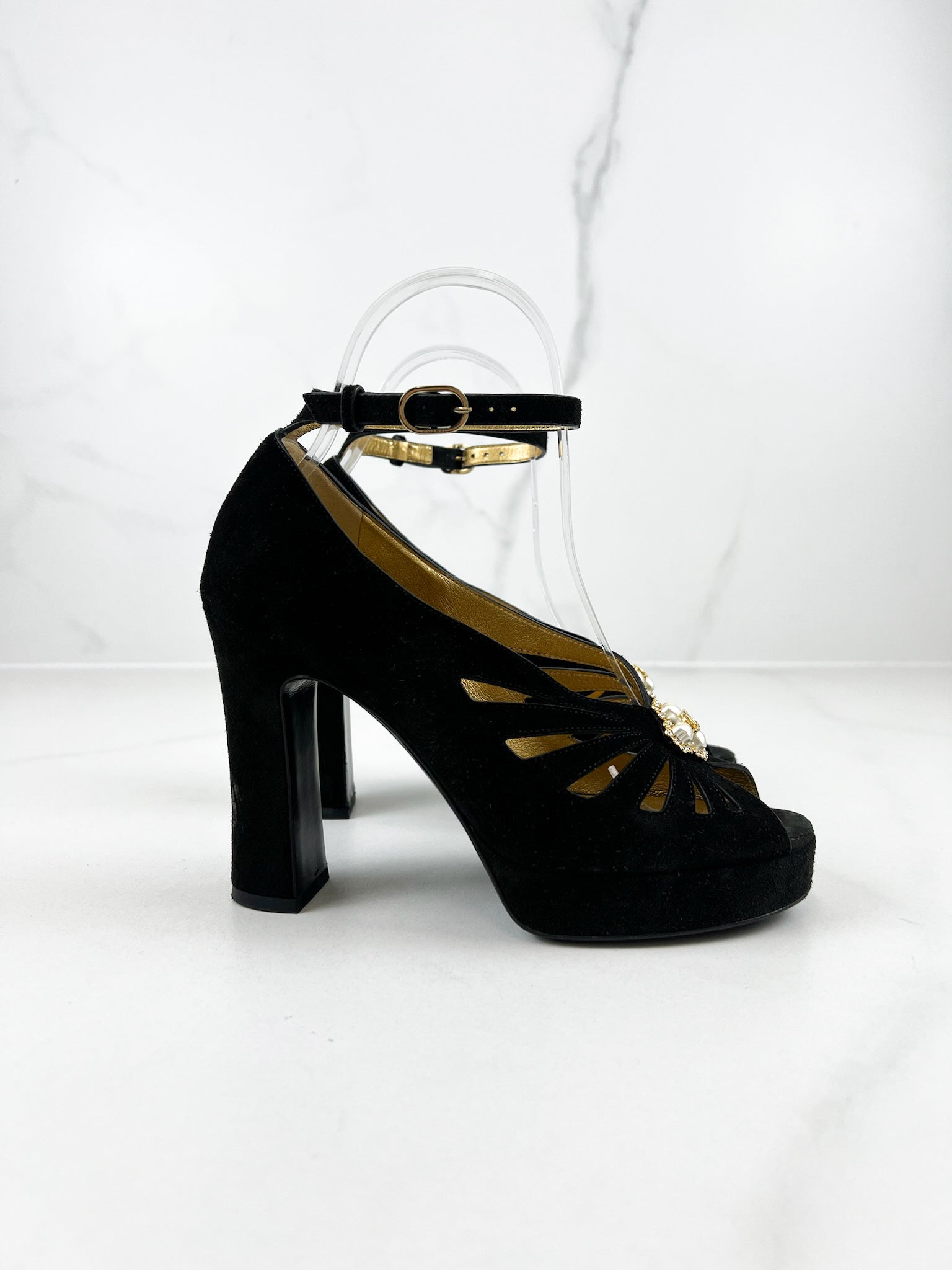 Chanel Suede Pearl Shamrock CC Sandal Pump in Black Size 36C