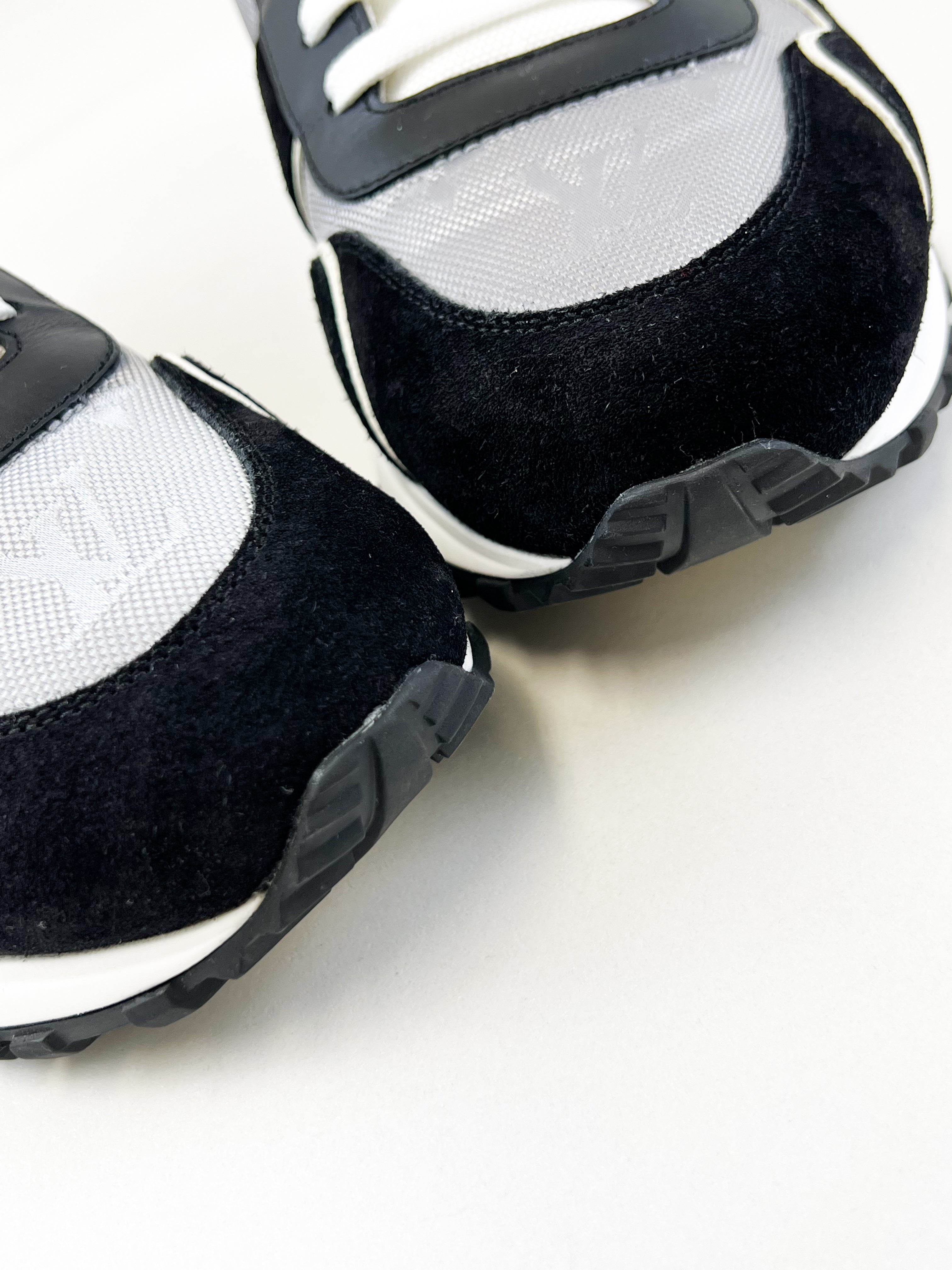 Louis Vuitton Mens Runaway Sneaker Size 7.5