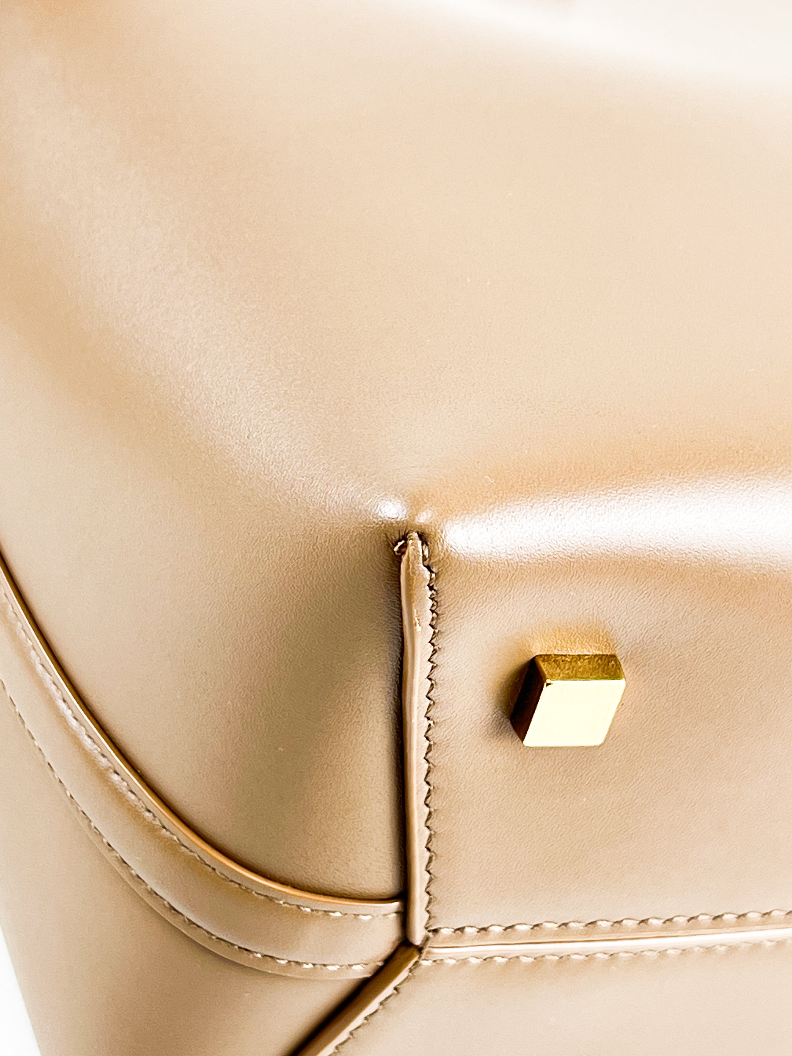 Saint Laurent LE 37 Small in Shiny Leather