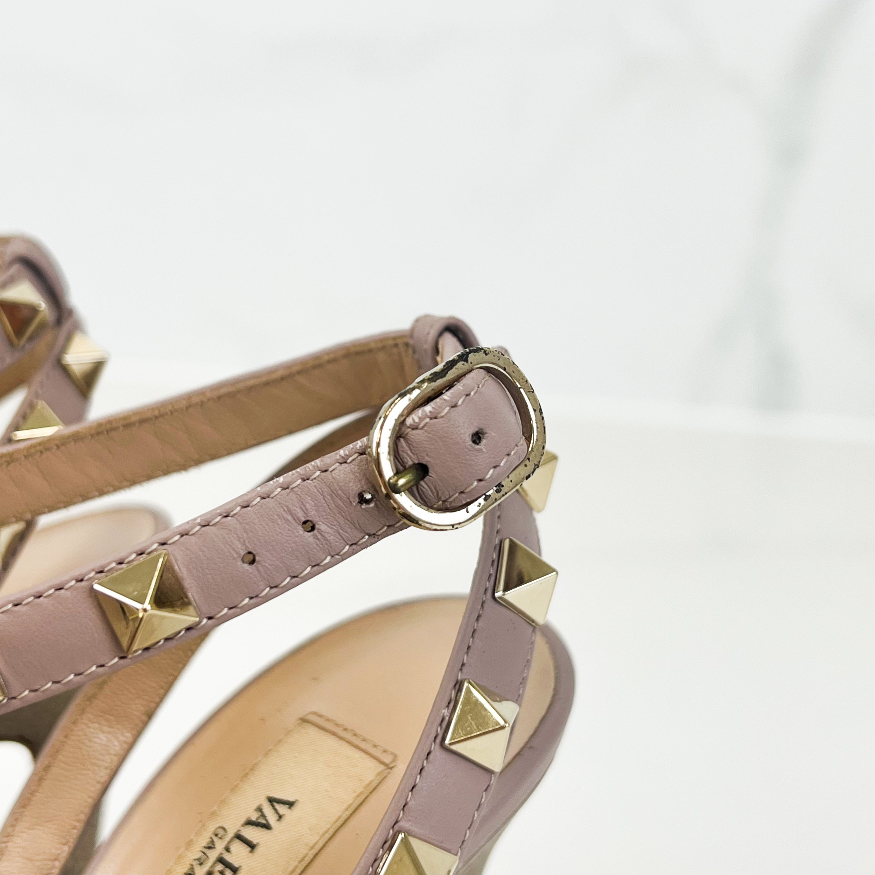 Valentino Garavani Rockstud Caged Pump Size 36.5