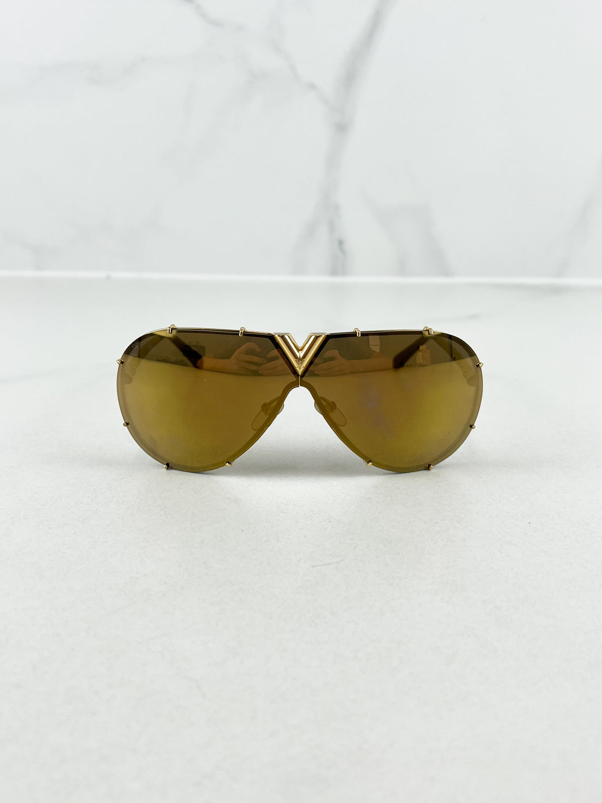 Louis Vuitton Drive Gold Tone Sunglasses RG0188