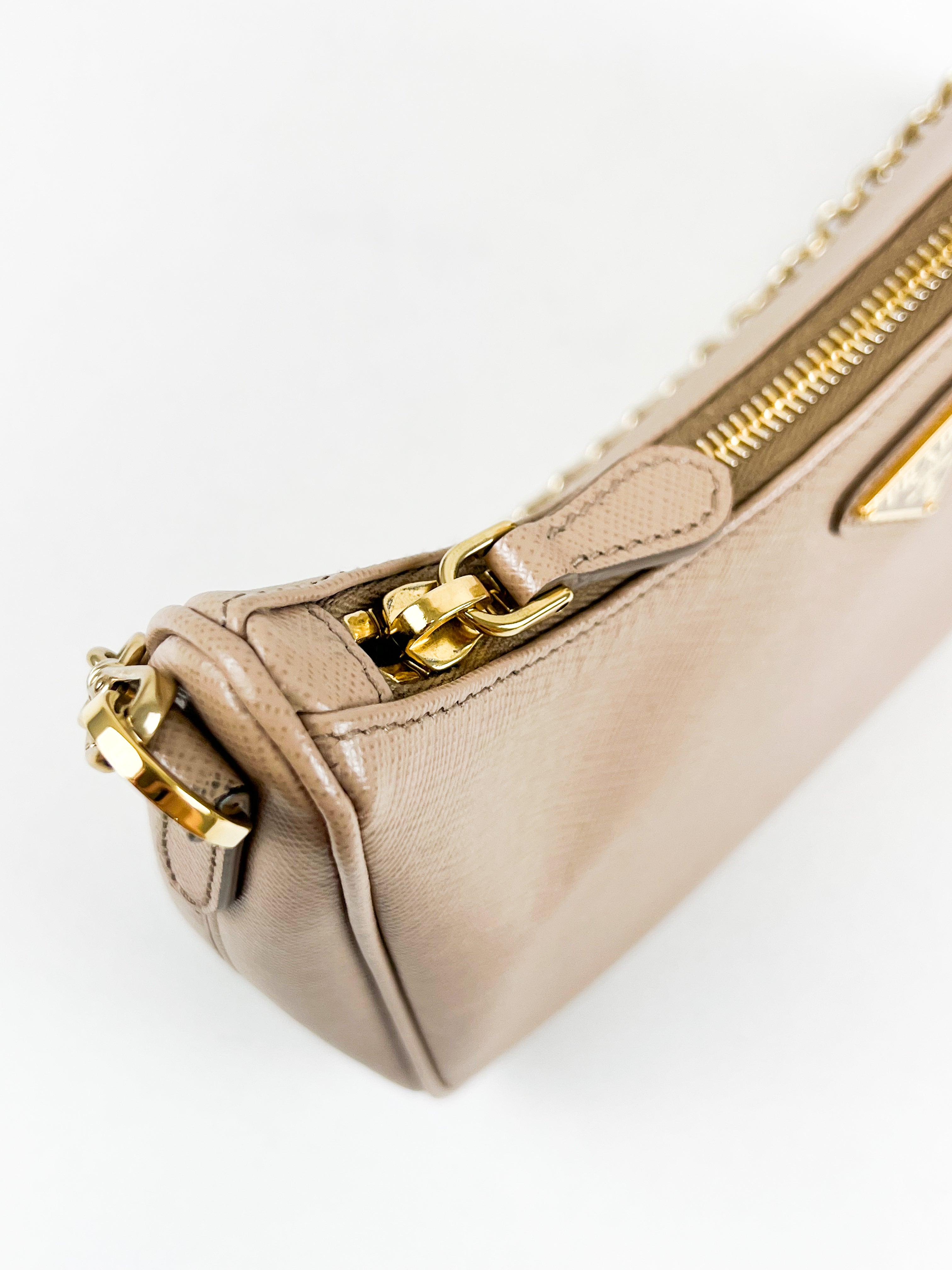Prada Re-Edition 2005 Saffiano Leather Bag
