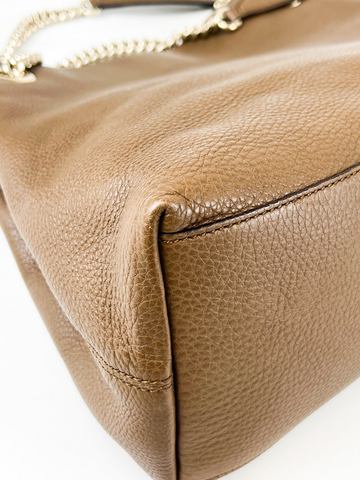 Gucci Medium Soho Grained Leather Bag in Brown