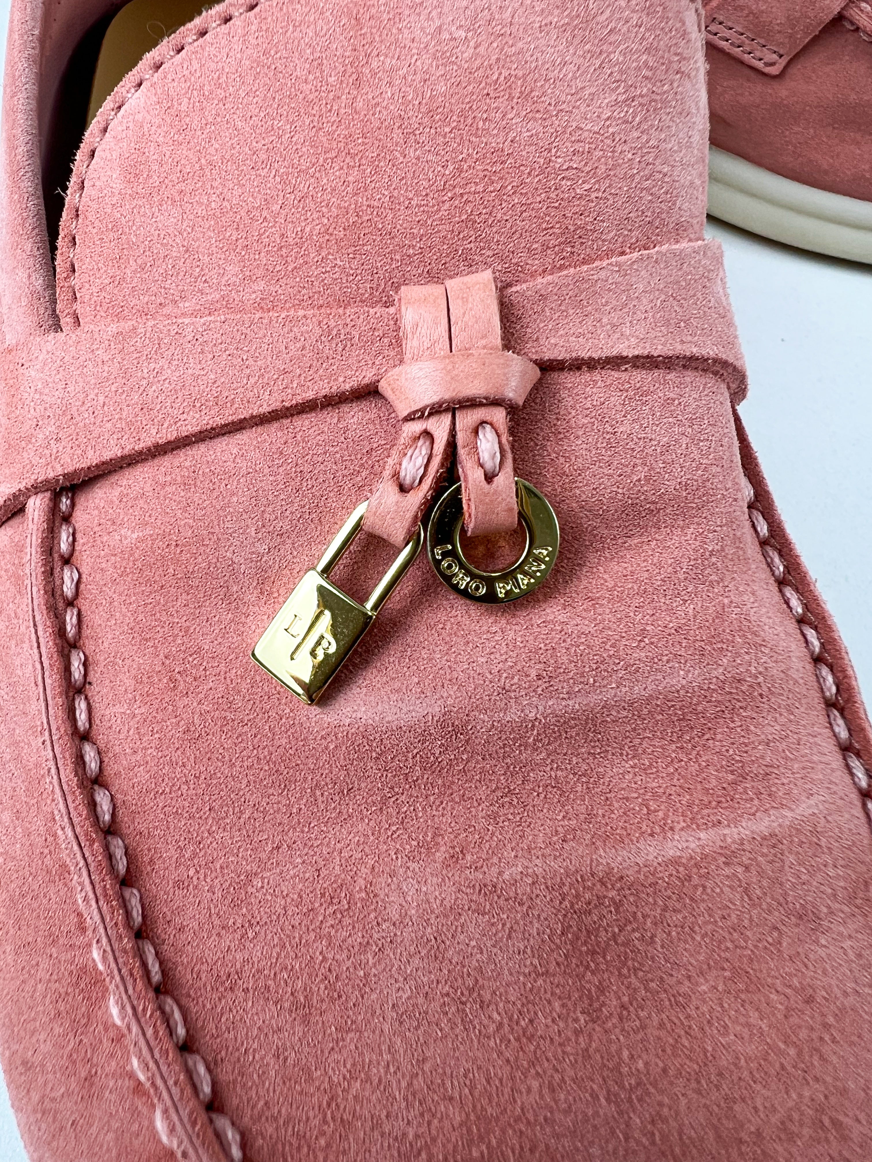 Loro Piana Summer Charms Walk 37 Coral Pink