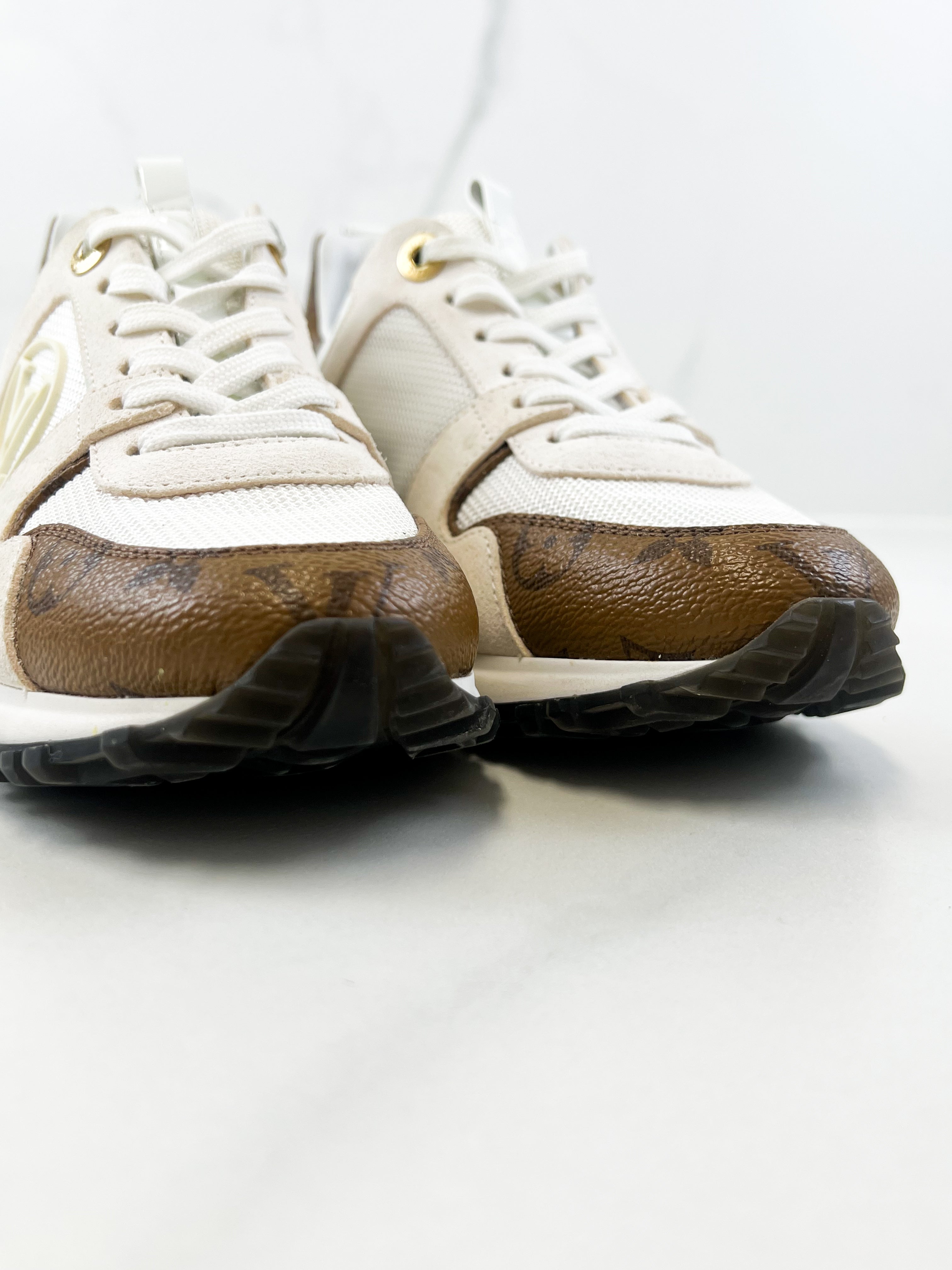 Louis Vuitton Runaway Sneaker Size 35