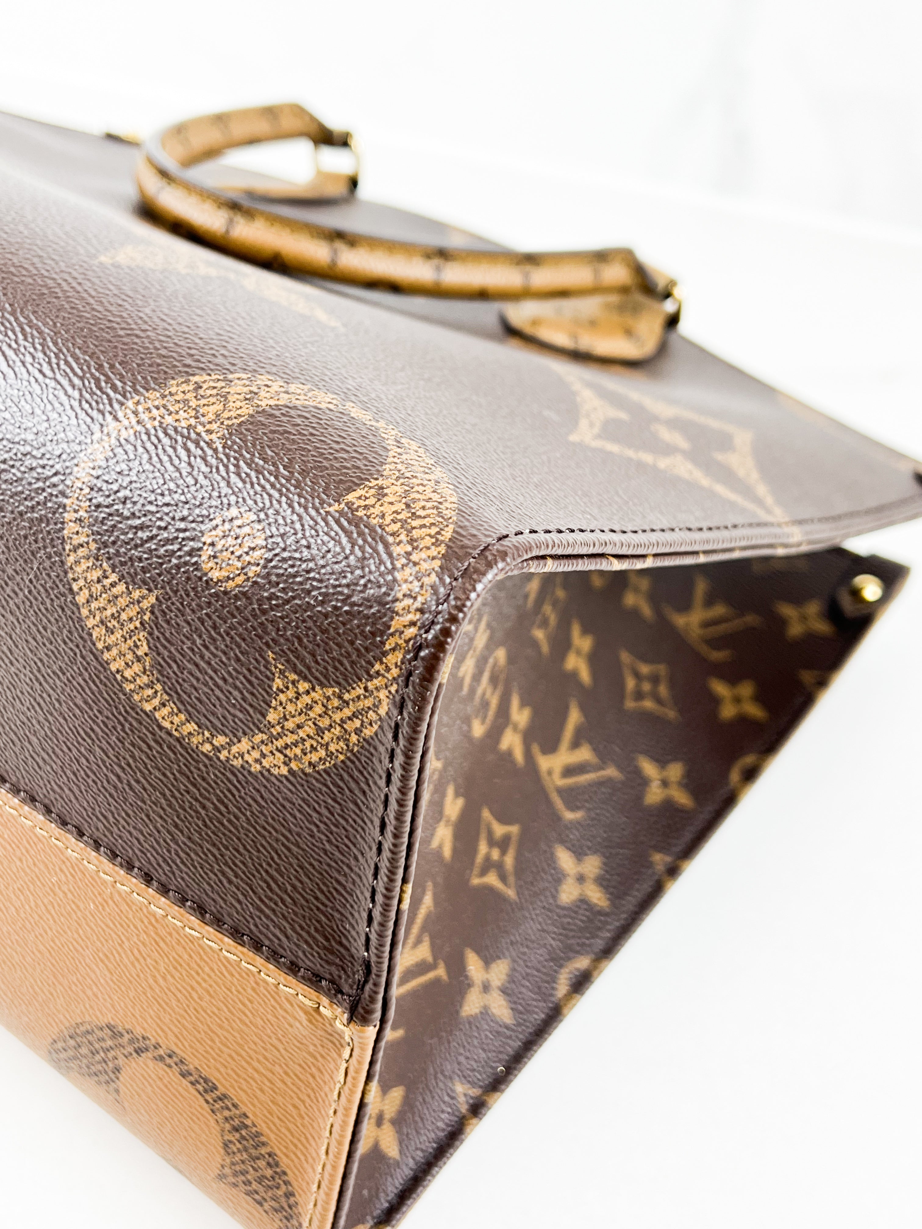 Louis Vuitton Reverse Onthego MM