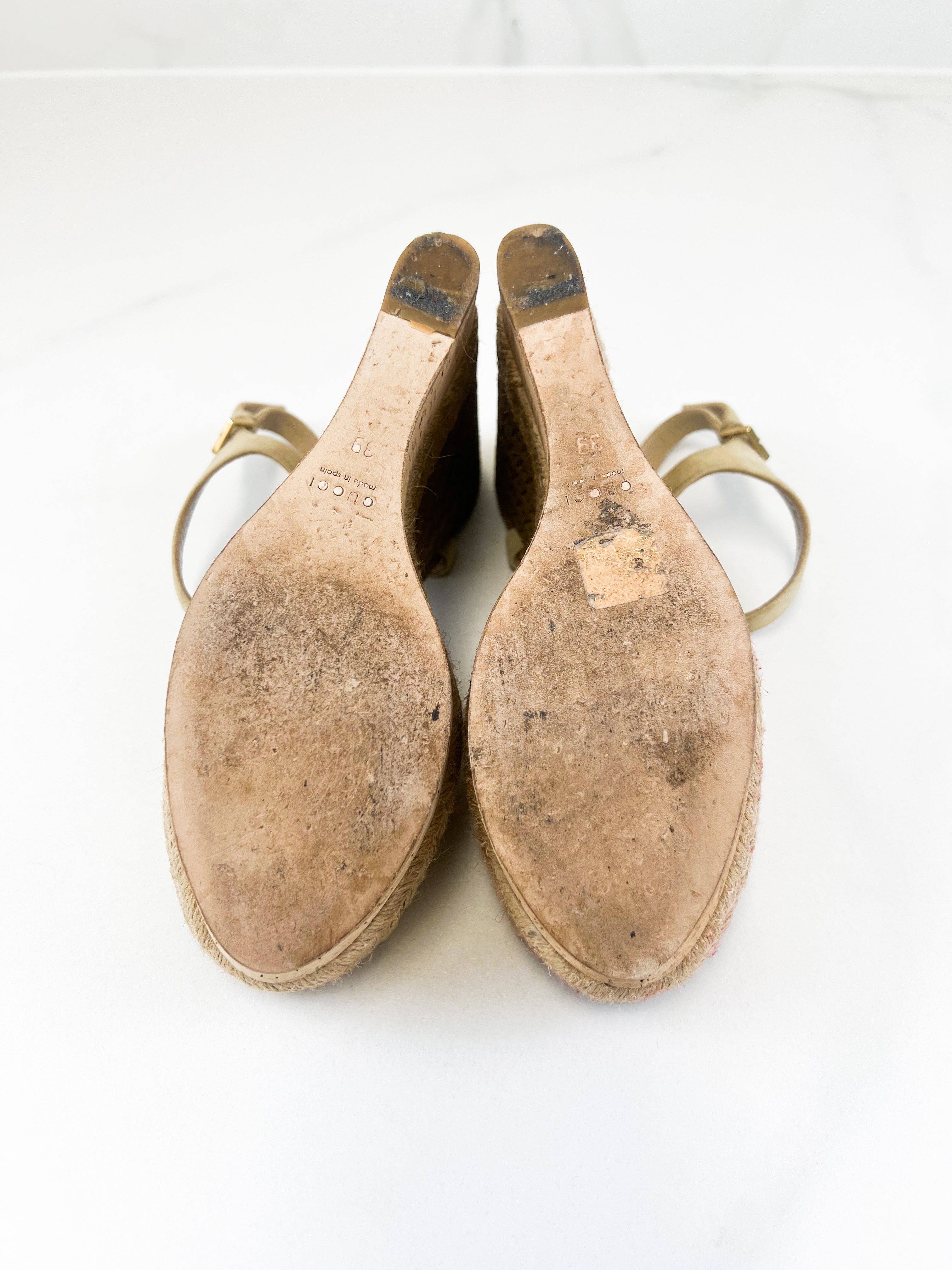 Gucci Beige Suede Wedges Size 39
