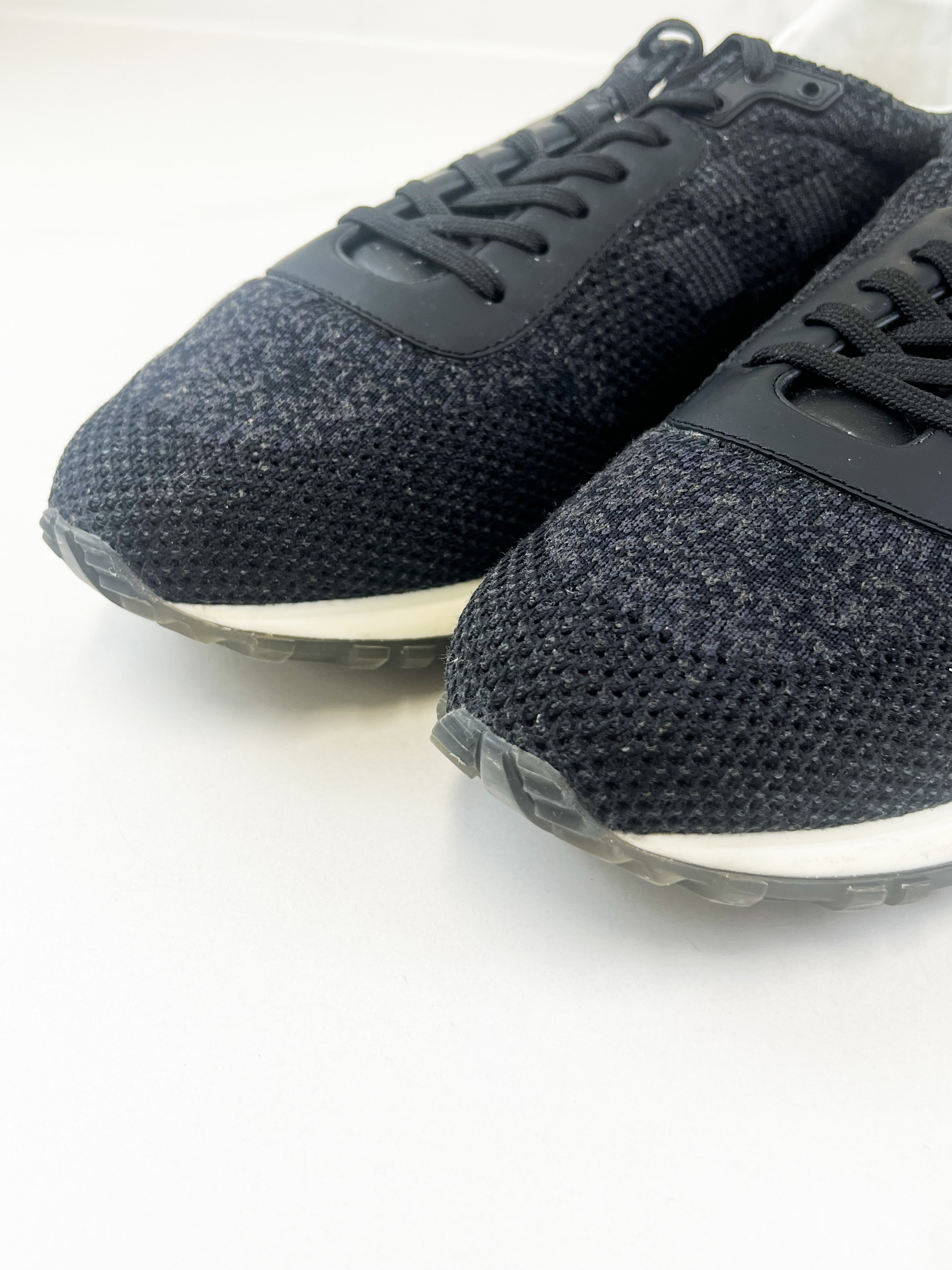 Louis Vuitton Mens Runaway Sneaker Size 9.5