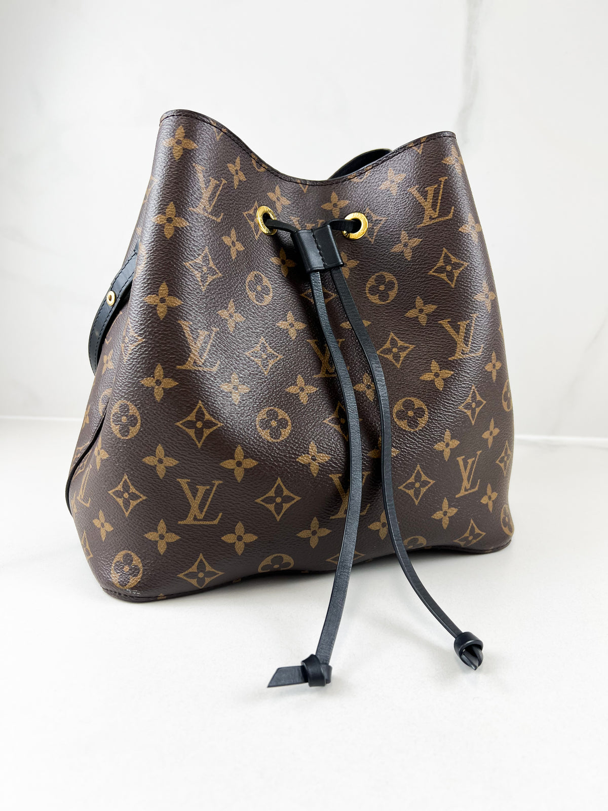 Louis Vuitton Black Neo Noe
