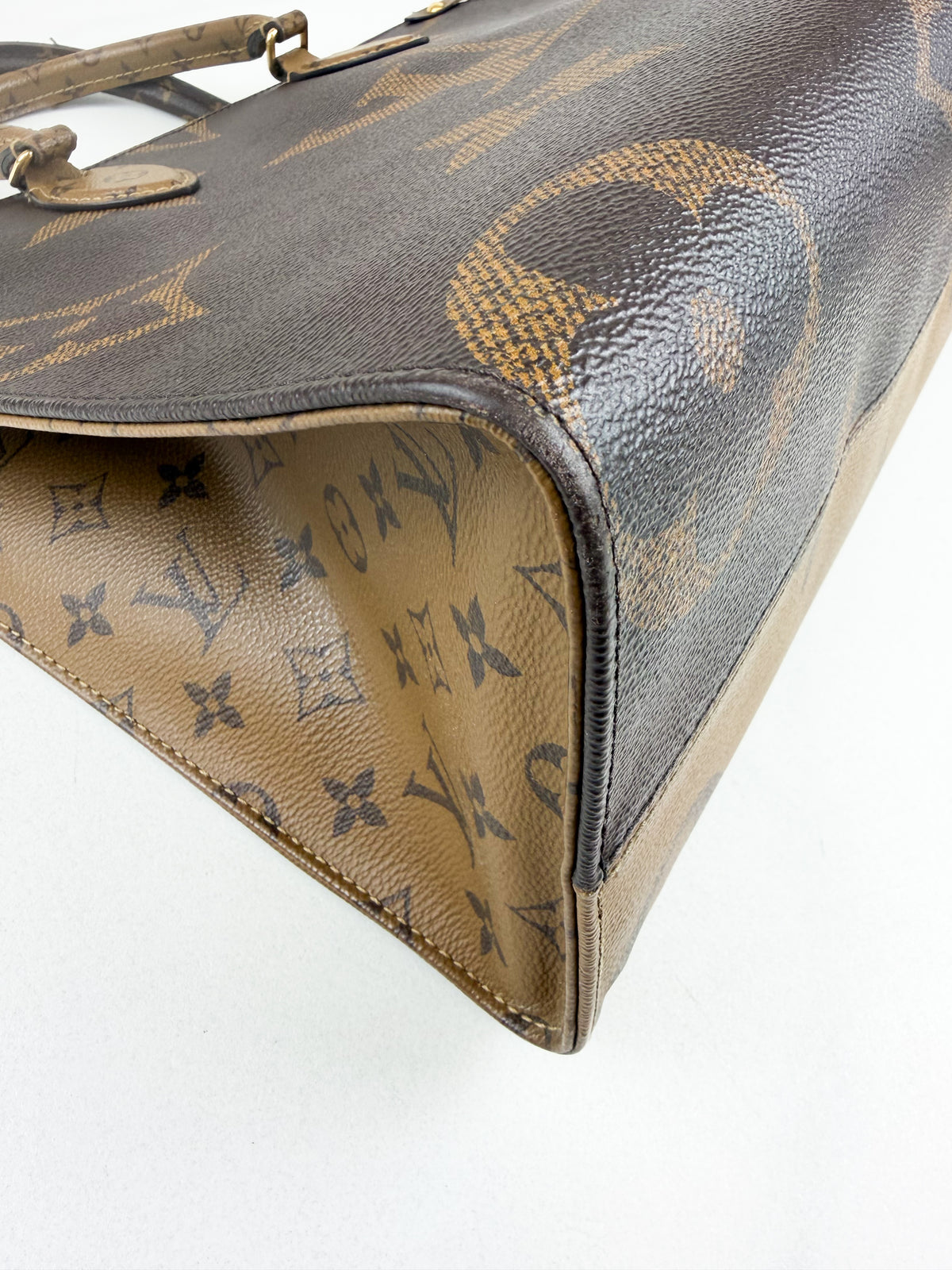 Louis Vuitton Reverse Onthego MM