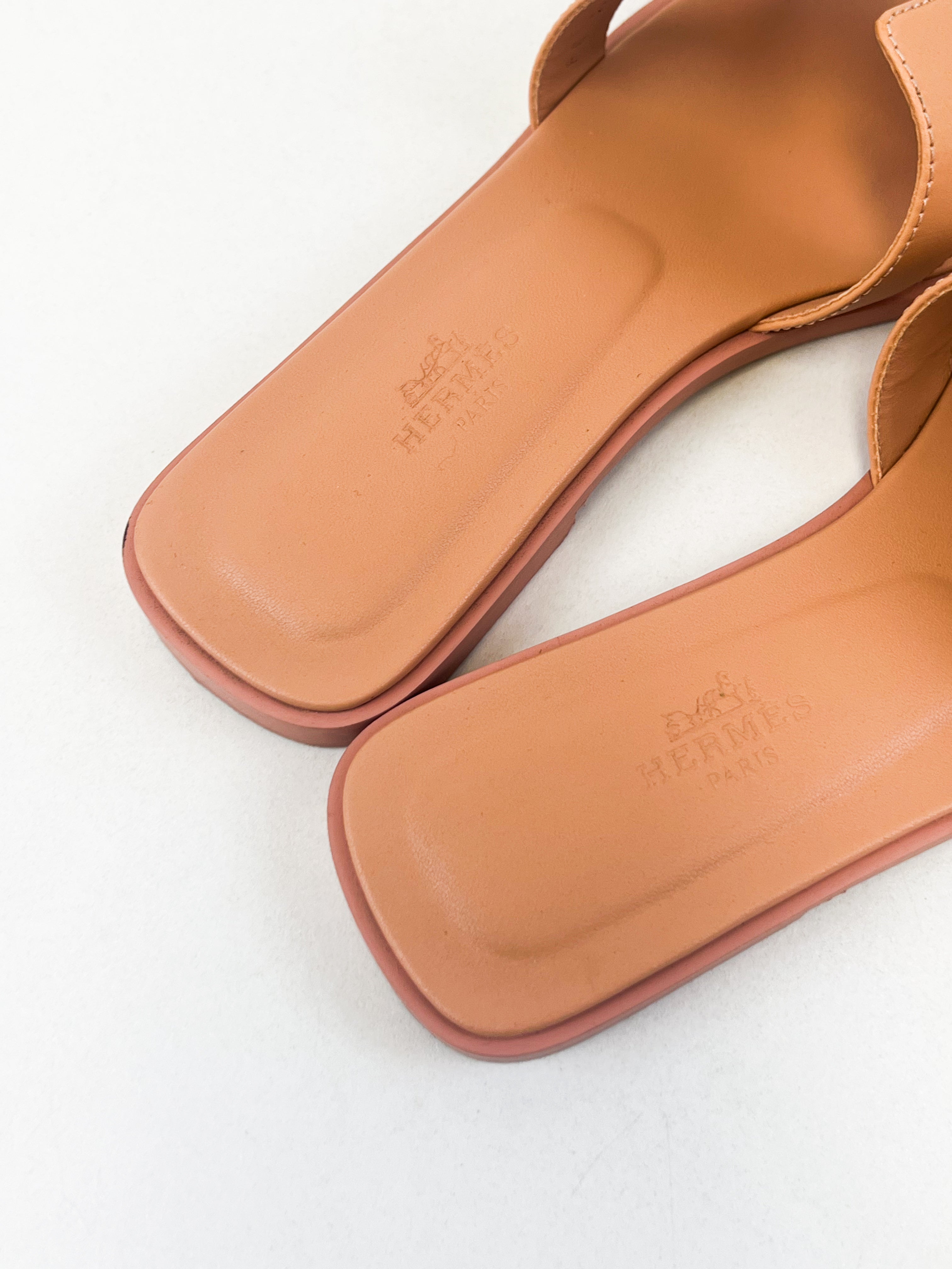 Hermes Oran Sandal in Burnt Orange Size 35