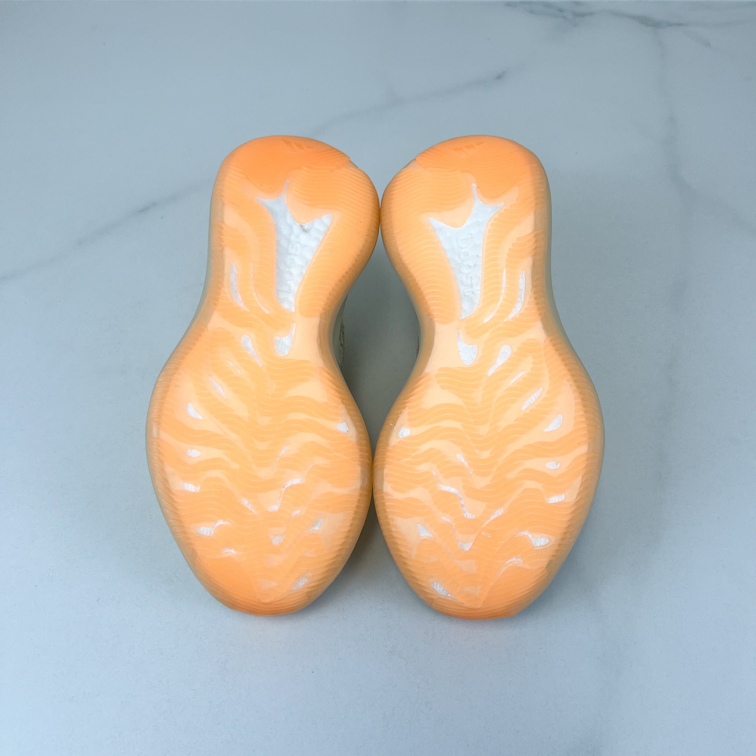 Yeezy Boost 380 Boost Yecora Size 5.5US