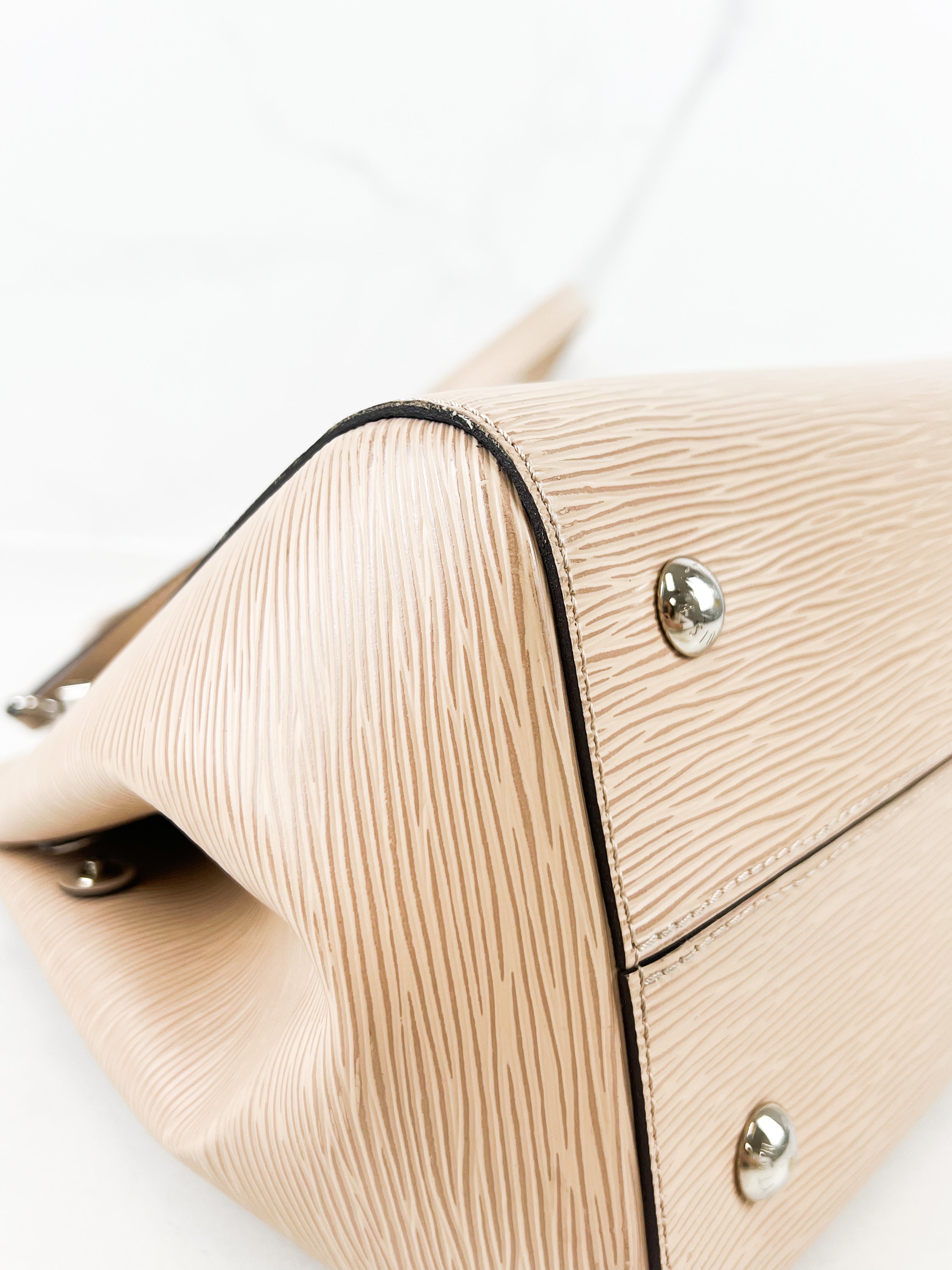 Louis Vuitton Marly MM Bag in Dune Epi Leather