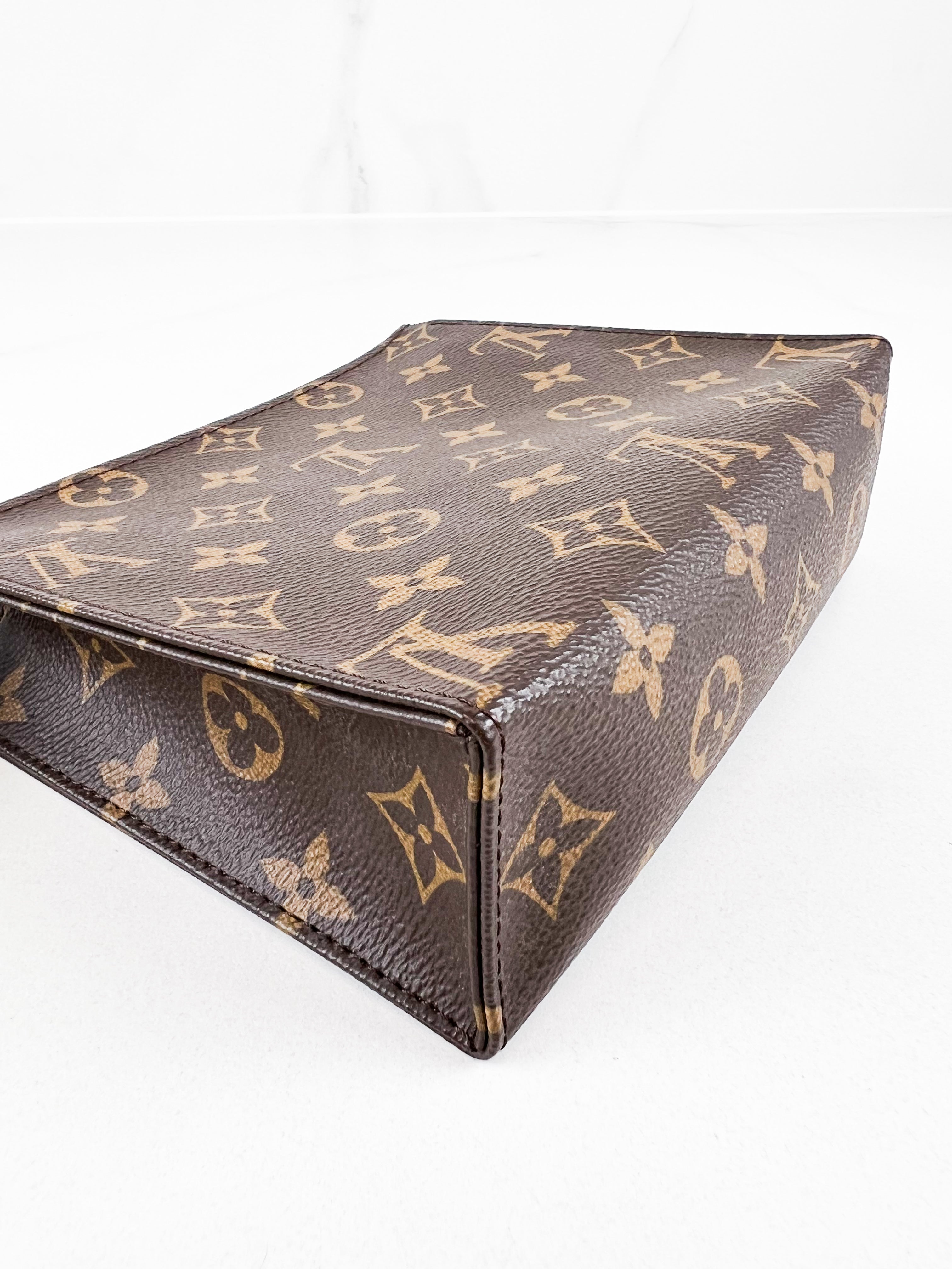 Louis Vuitton Monogram Toiletry 19